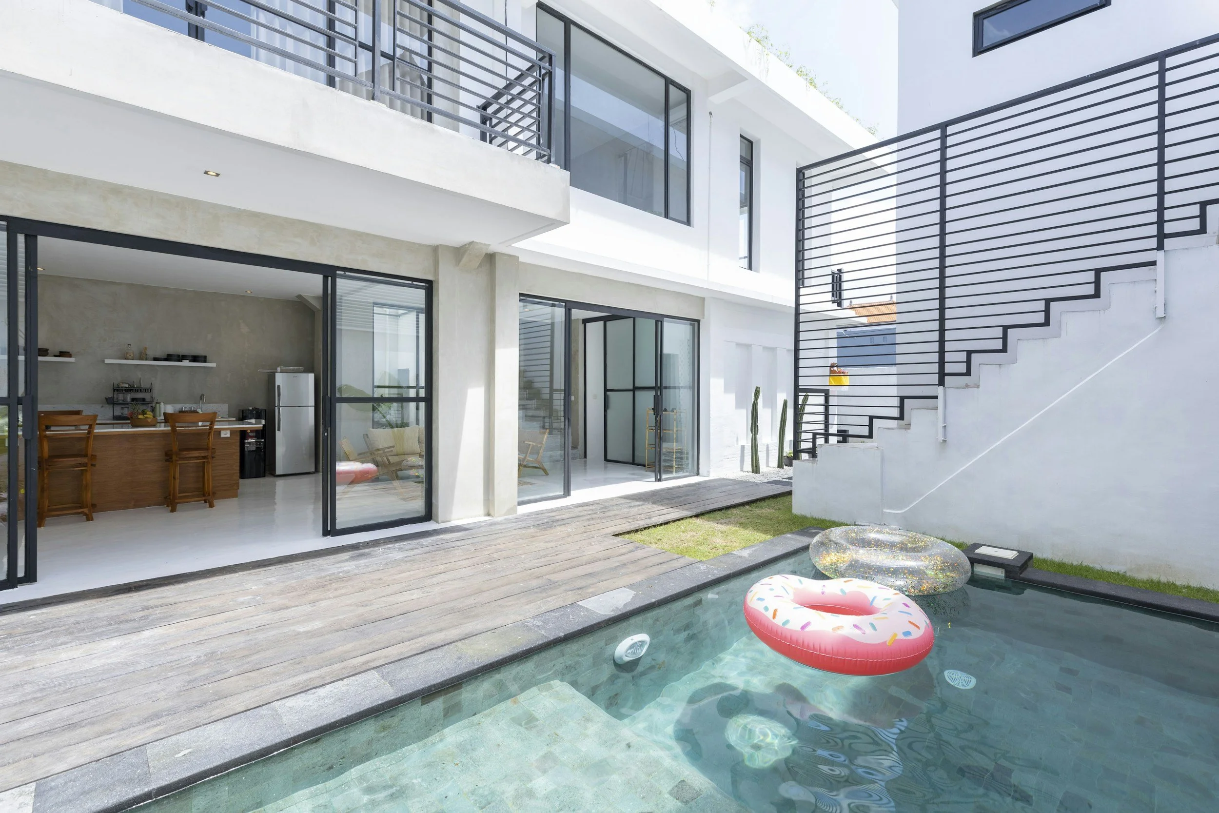 Building Your Sarasota Waterfront Dream Home: What You Need to Know
