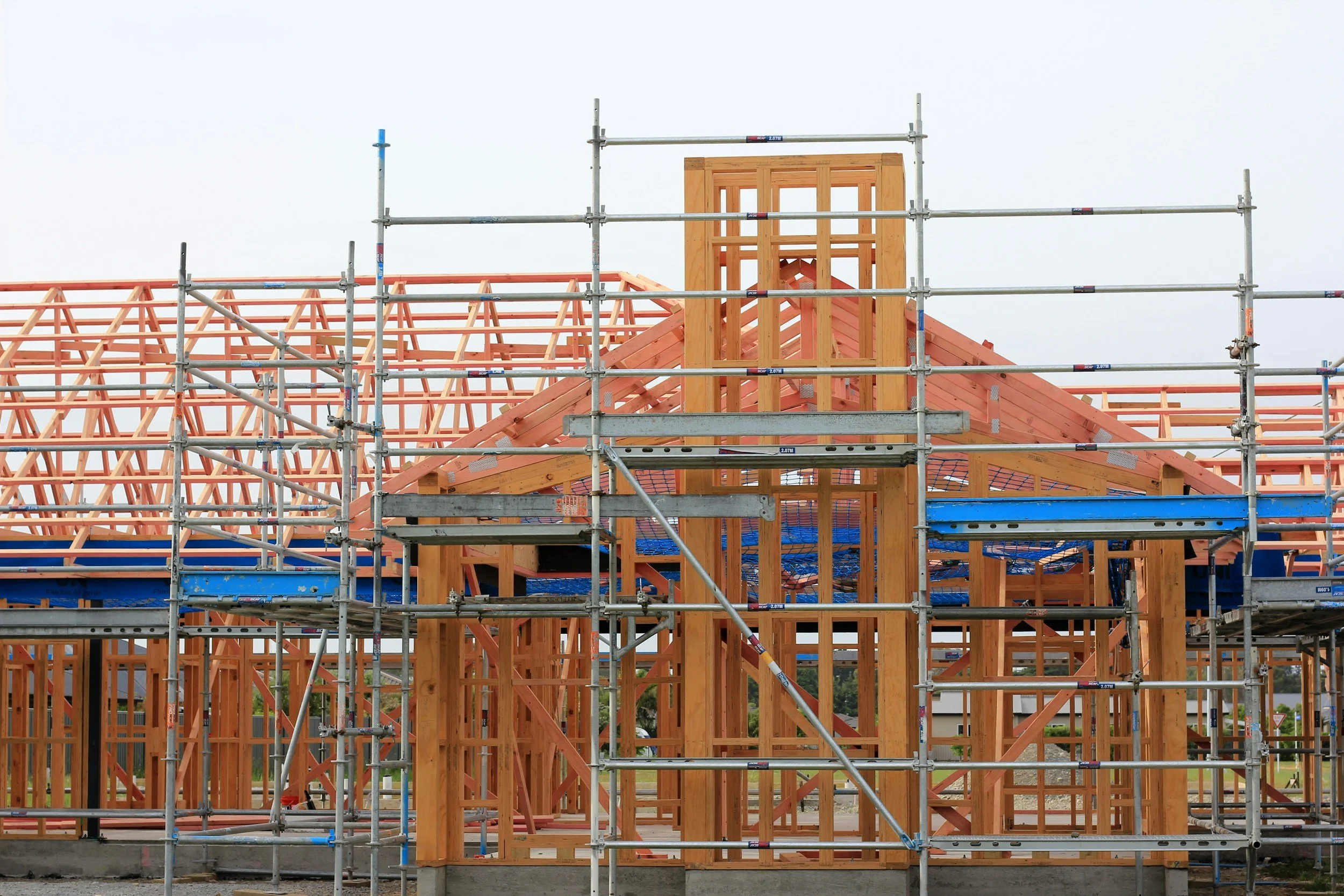 🏡 Murray Homes vs. Homes By Strong Sarasota: Which Home Addition Contractor Fits Your Real Needs?