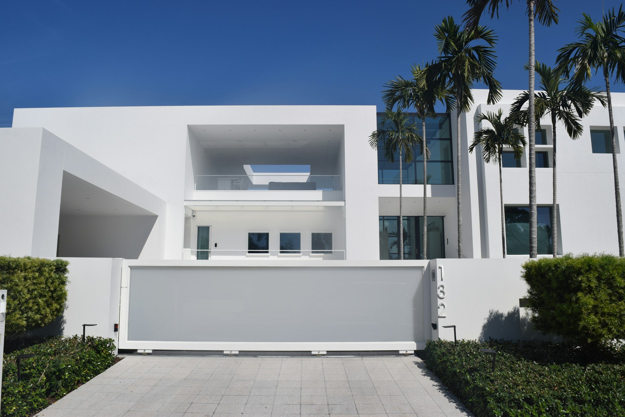 🛠️ Searching “Custom Home Addition General Contractor Near Me” in Sarasota? Here’s Why Homes By Strong Is Your Top Local Choice