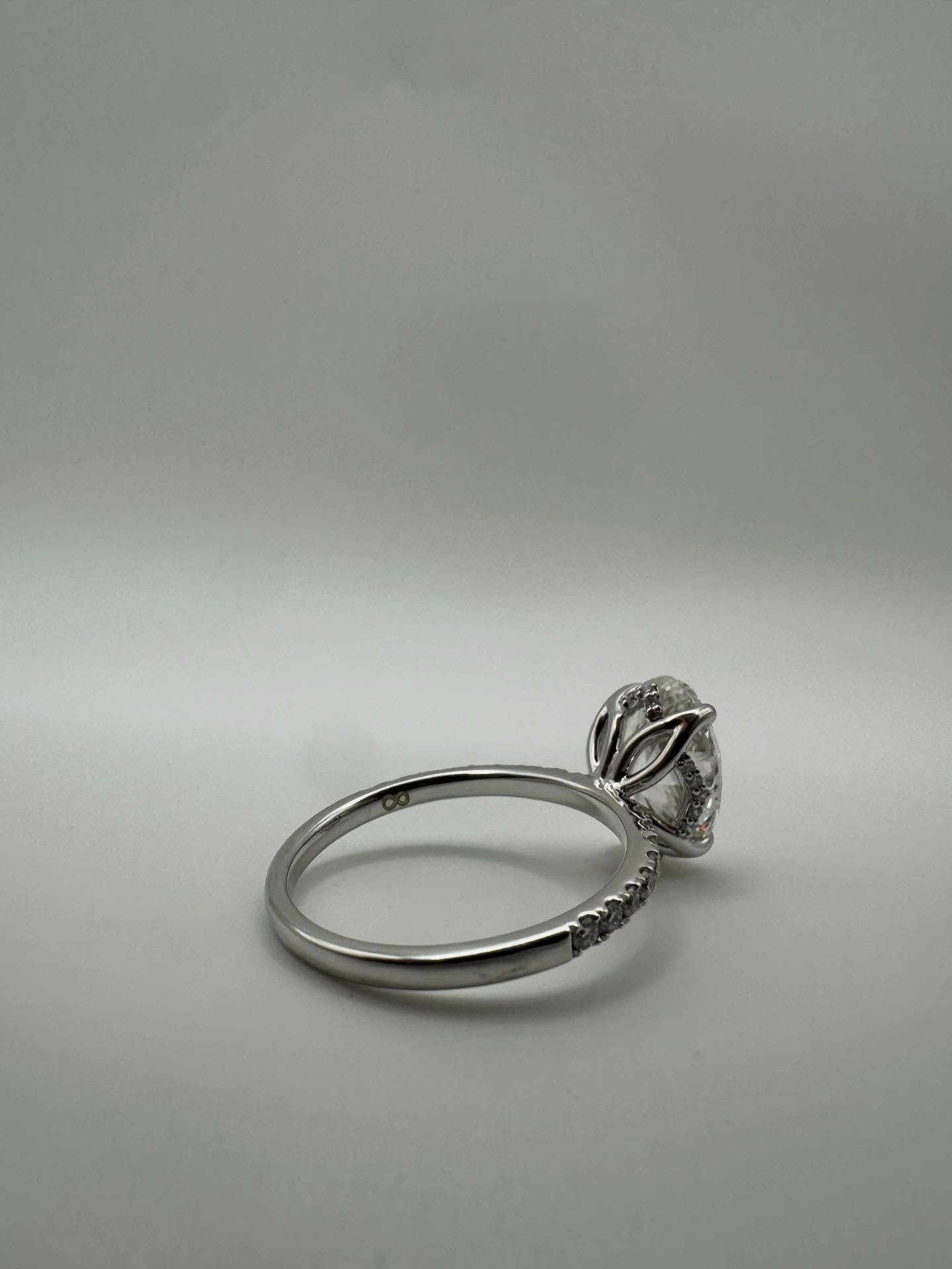 Tulip prongs, brought to life from a custom design 🌷 

#engagementrings #diamond #proposal #shesaidyes #weddingring