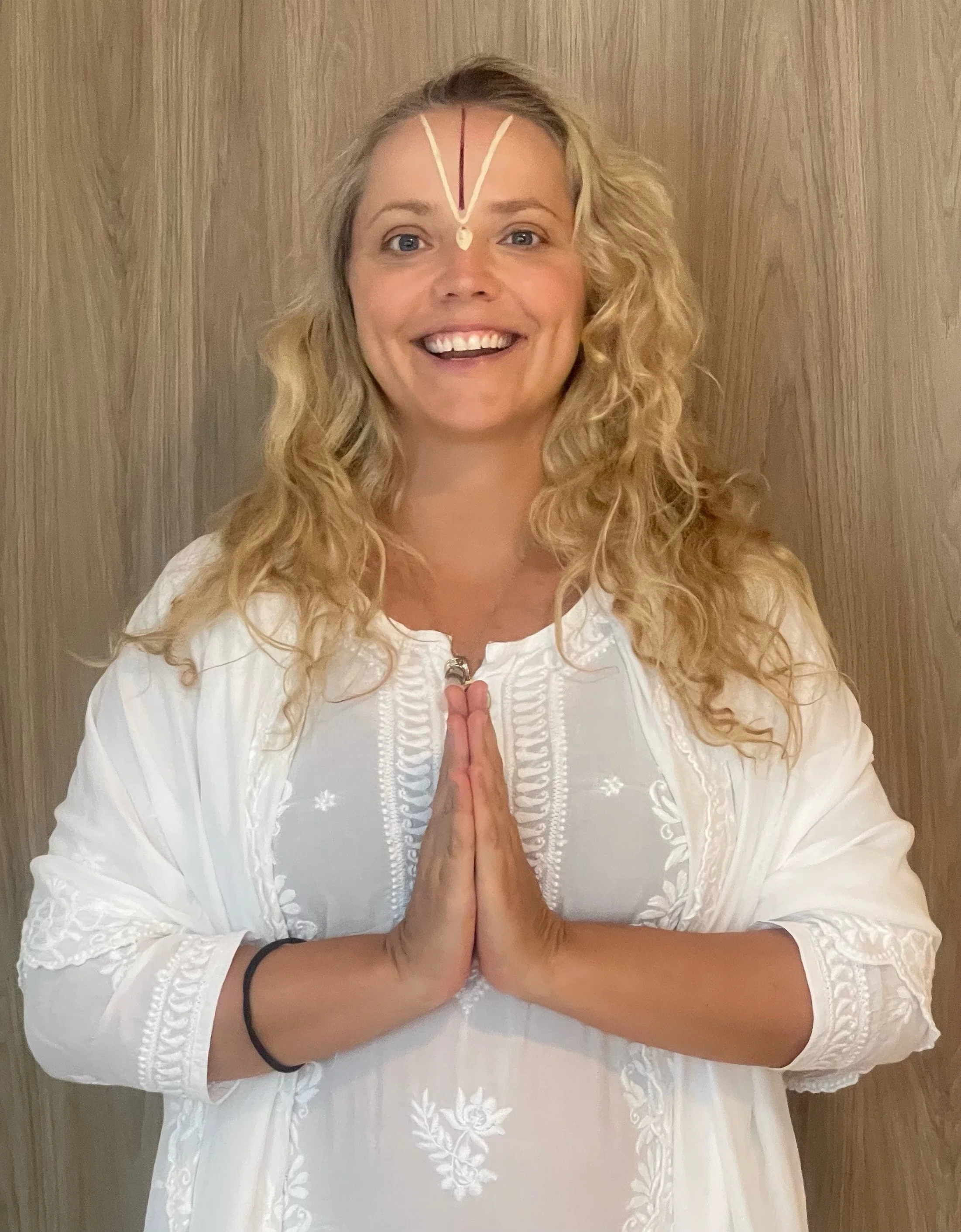 Cristina, Reiki and quantum hypnosis healer at Spark Healing Toronto & Playa del Carmen