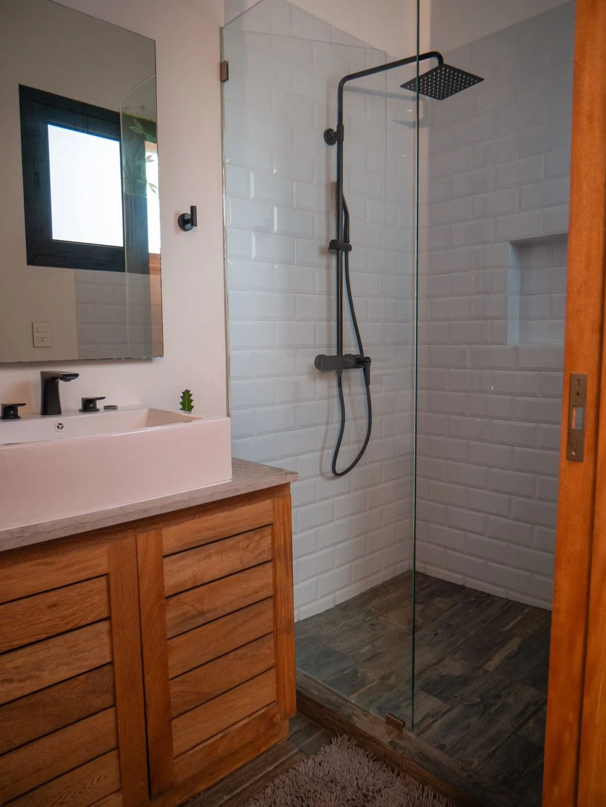 WhatsApp Image 2025-06-04 at 16.04.56_061265a9.jpg