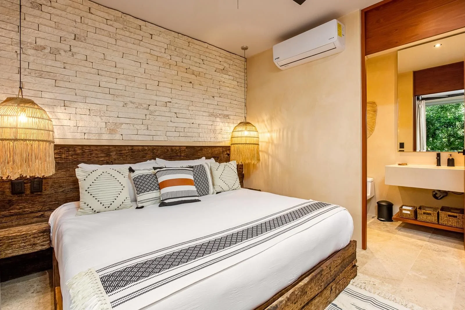 WhatsApp Image 2025-06-04 at 16.06.03_bcdb5bf9.jpg