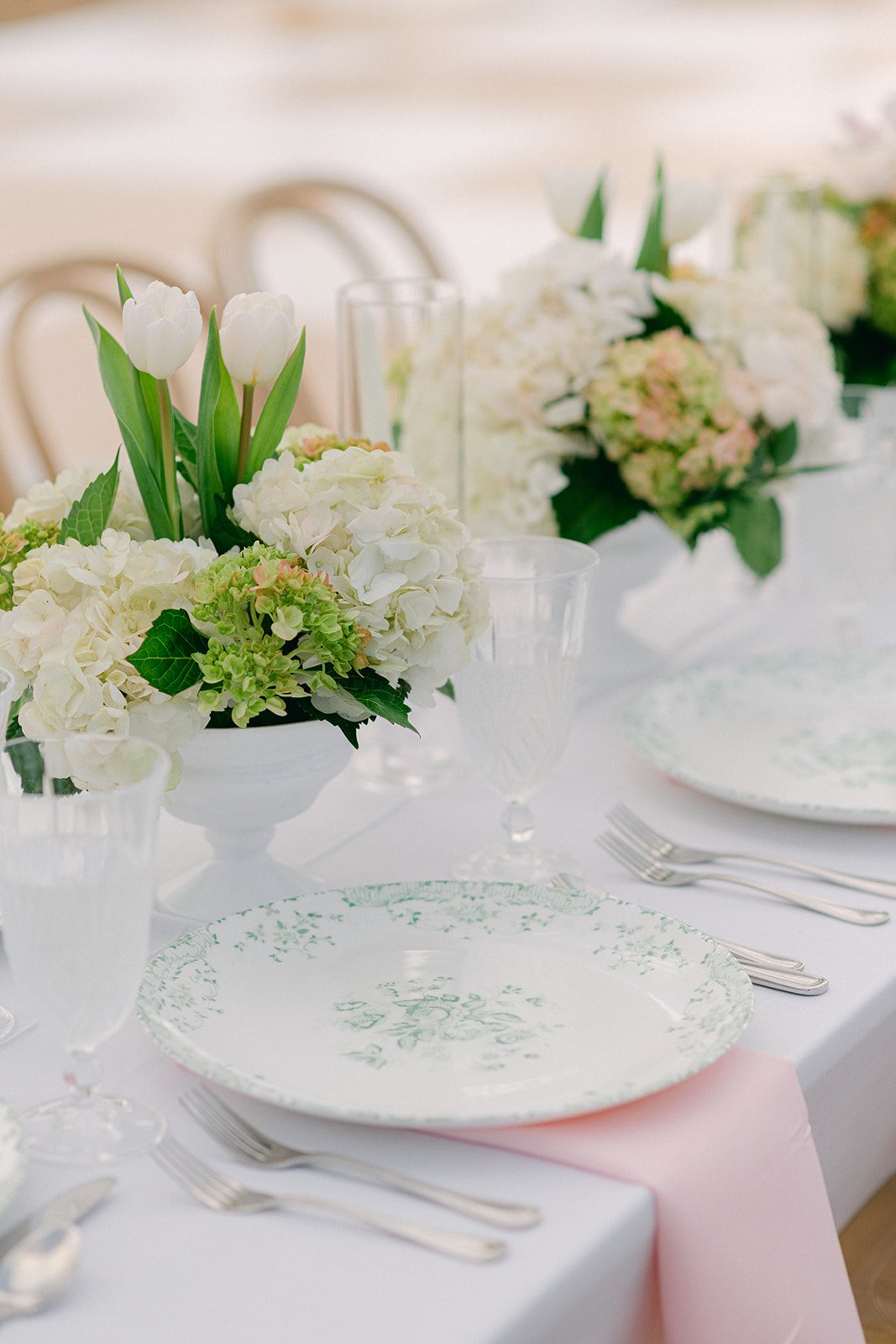 elegant-wedding-tablescape-vintage-green-china-white-tulip-hydrangea-centerpiece-tampa.jpg