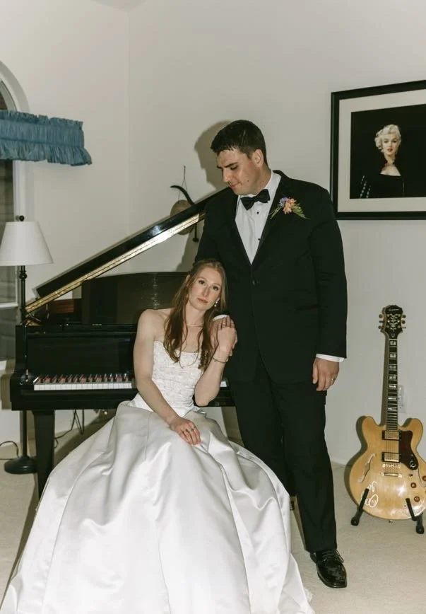 70s-vintage-wedding-bride-grand-piano-portrait-wedding-planner-tampa.jpg
