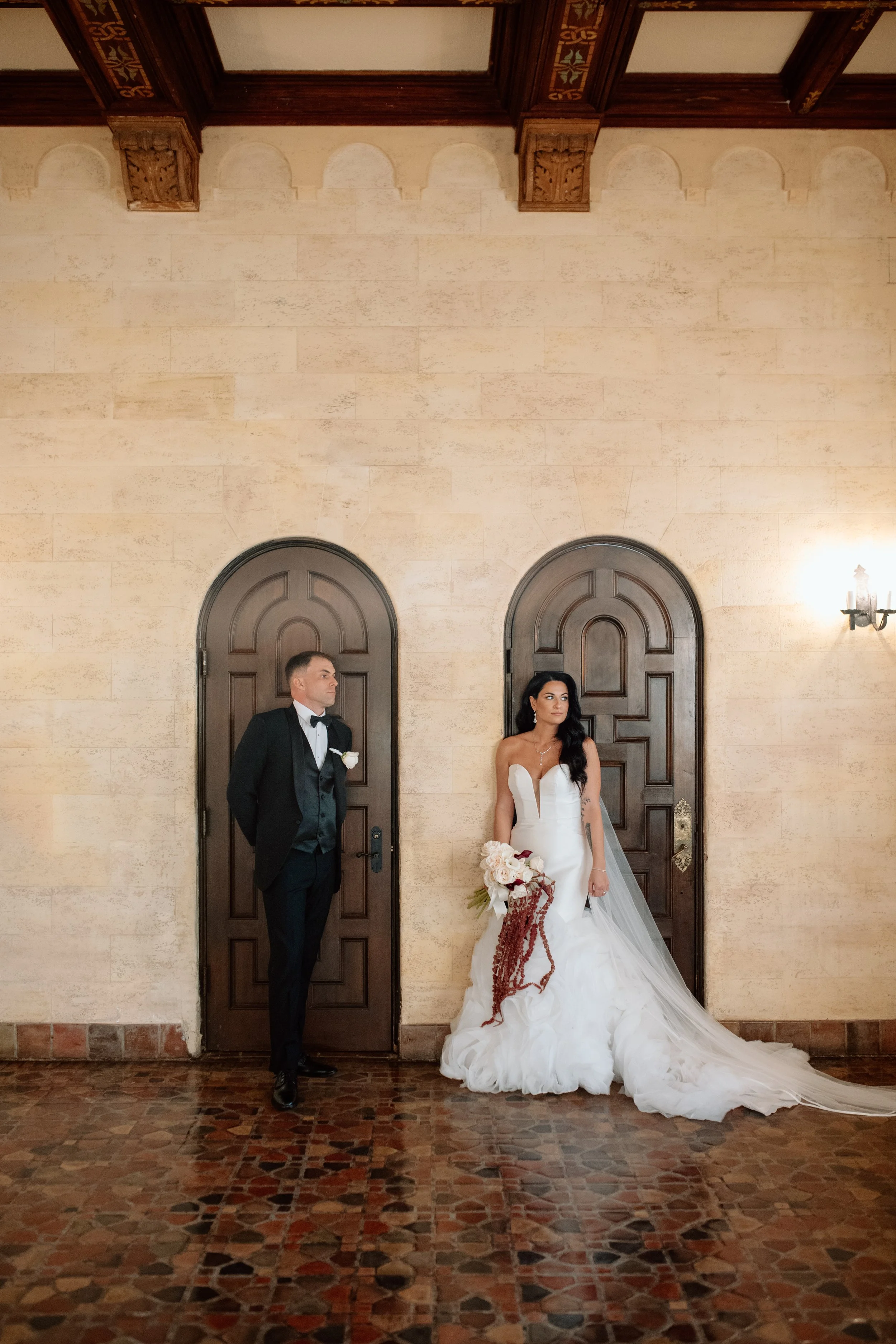 powel-crosley-estate-just-married-couple-sarasota-florida-04.jpg