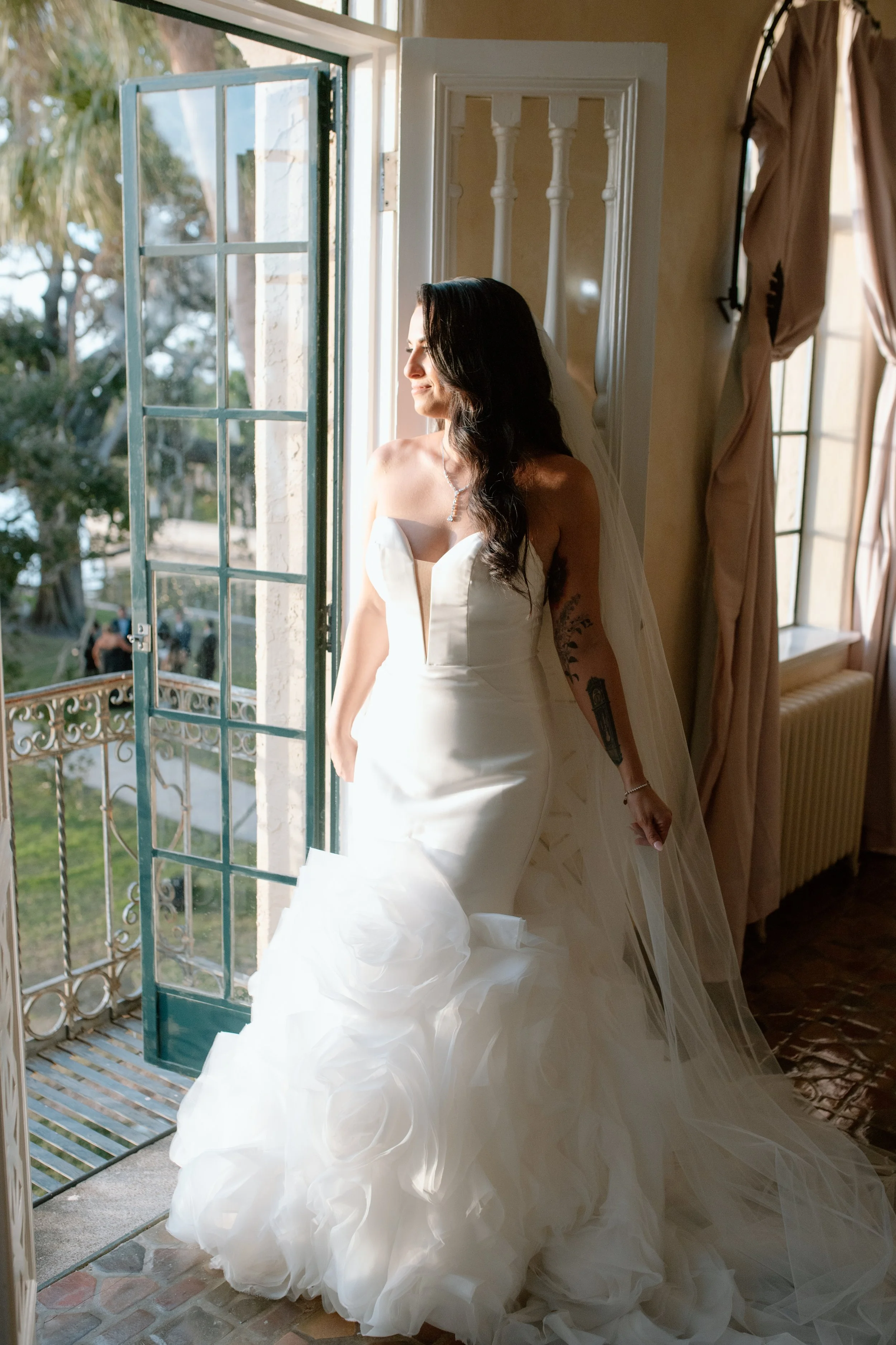 powel-crosley-estate-just-married-couple-sarasota-florida-09.jpg