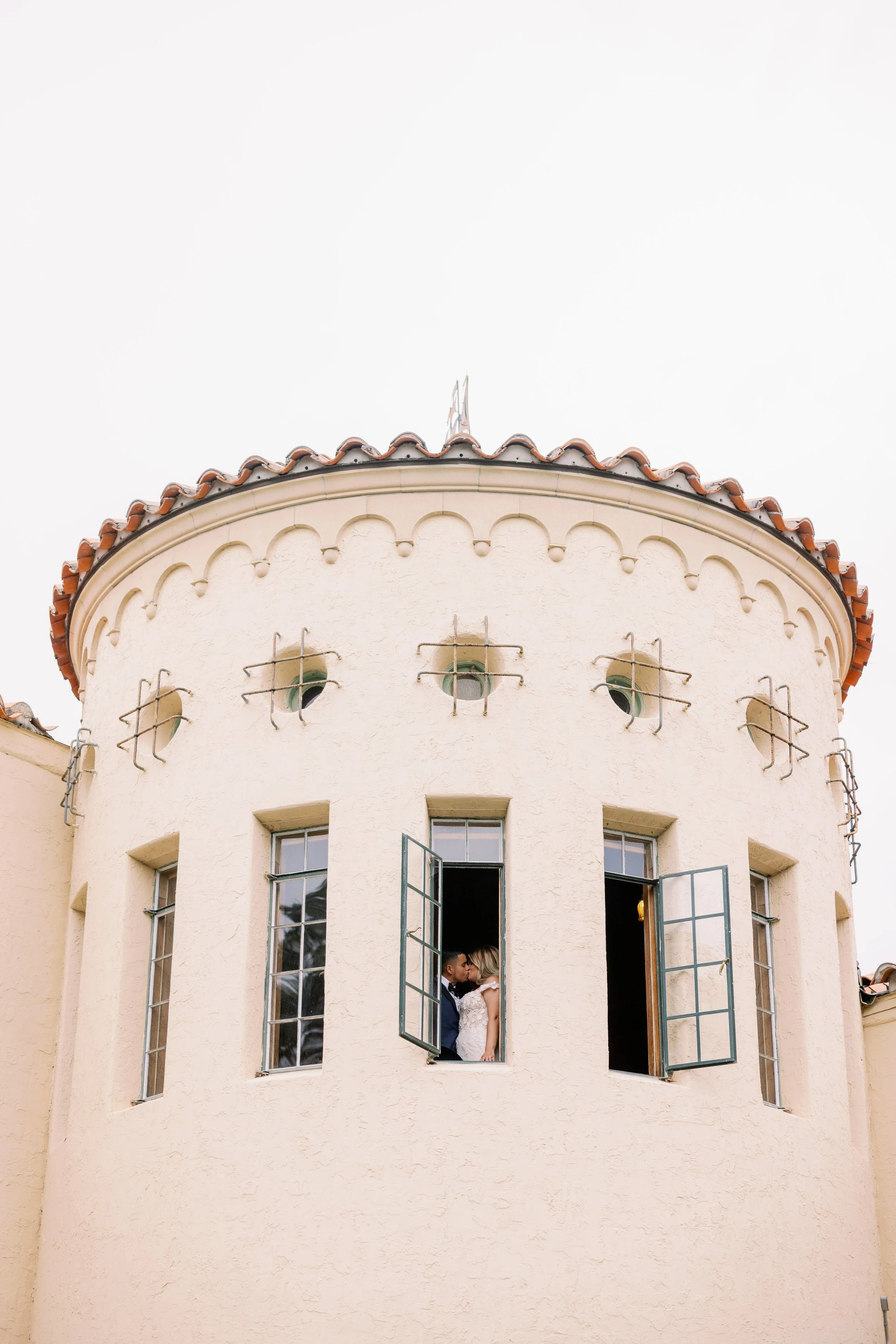 powel-crosley-estate-round-tower-facade-sarasota-wedding-venue.jpg