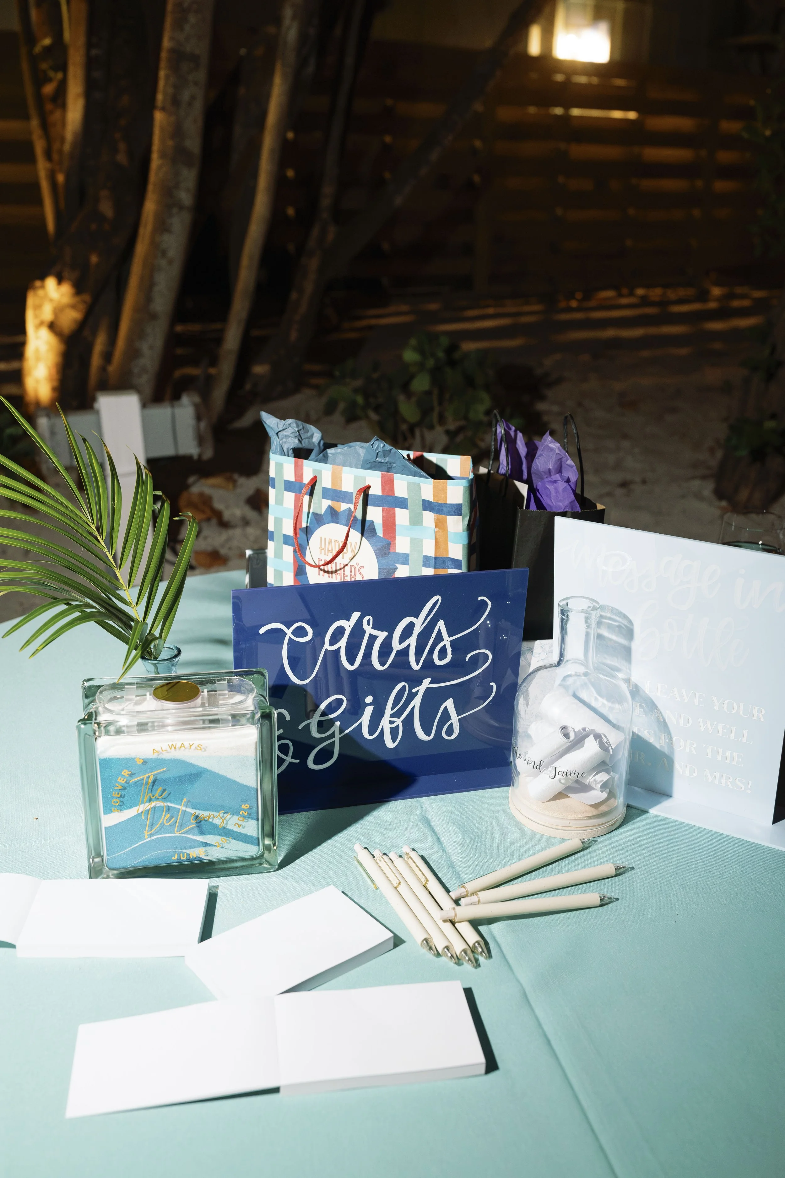 cards-and-gifts-signage-easel-grand-pavilion-sandbar-wedding.jpg
