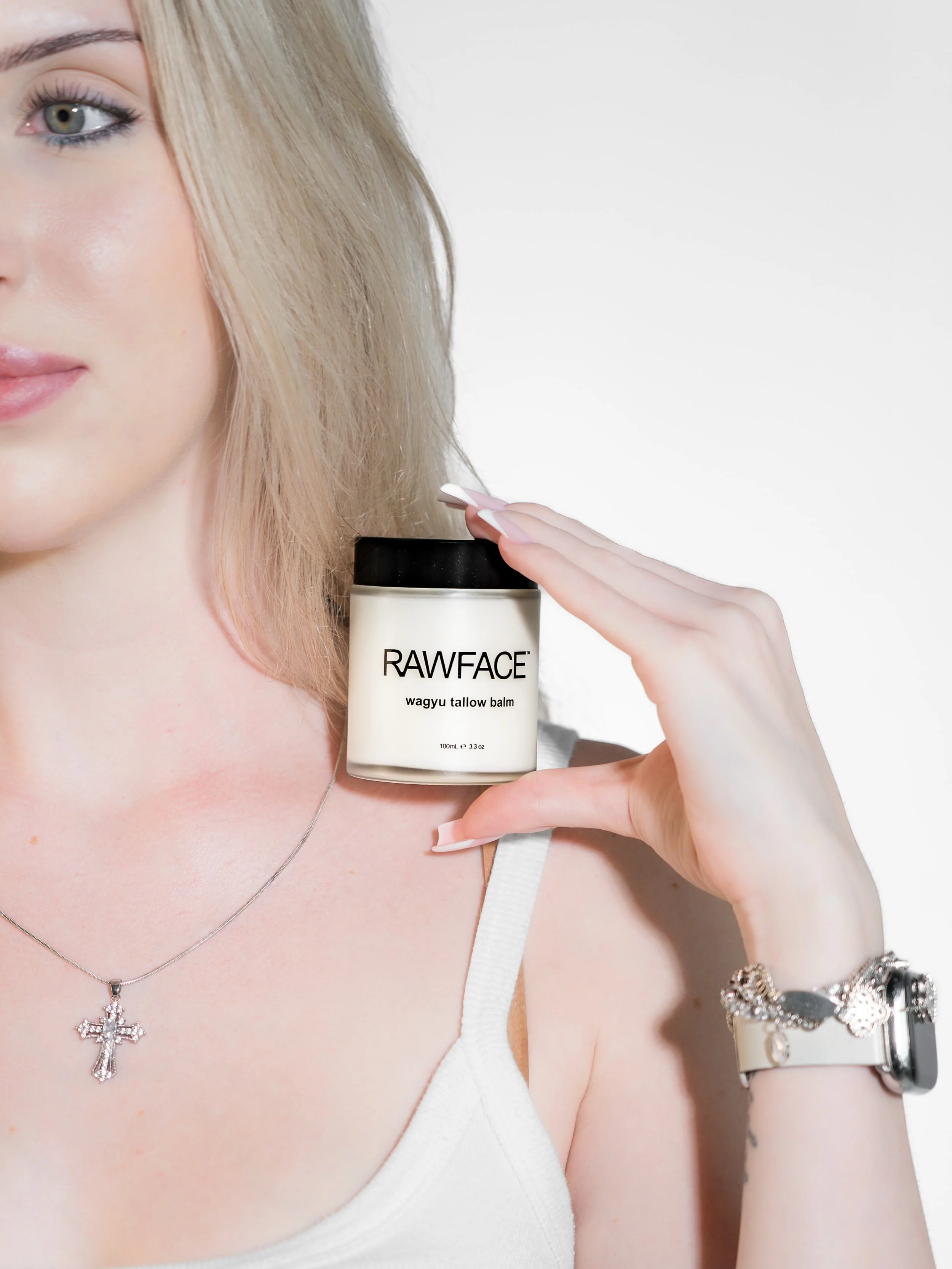 Minimal routine. Maximum comfort.
One balm. One summer.

RAWFACE keeps things simple so you can focus on living, not layering.

Explore the essentials

#beauty #skincare #routine #health #summer