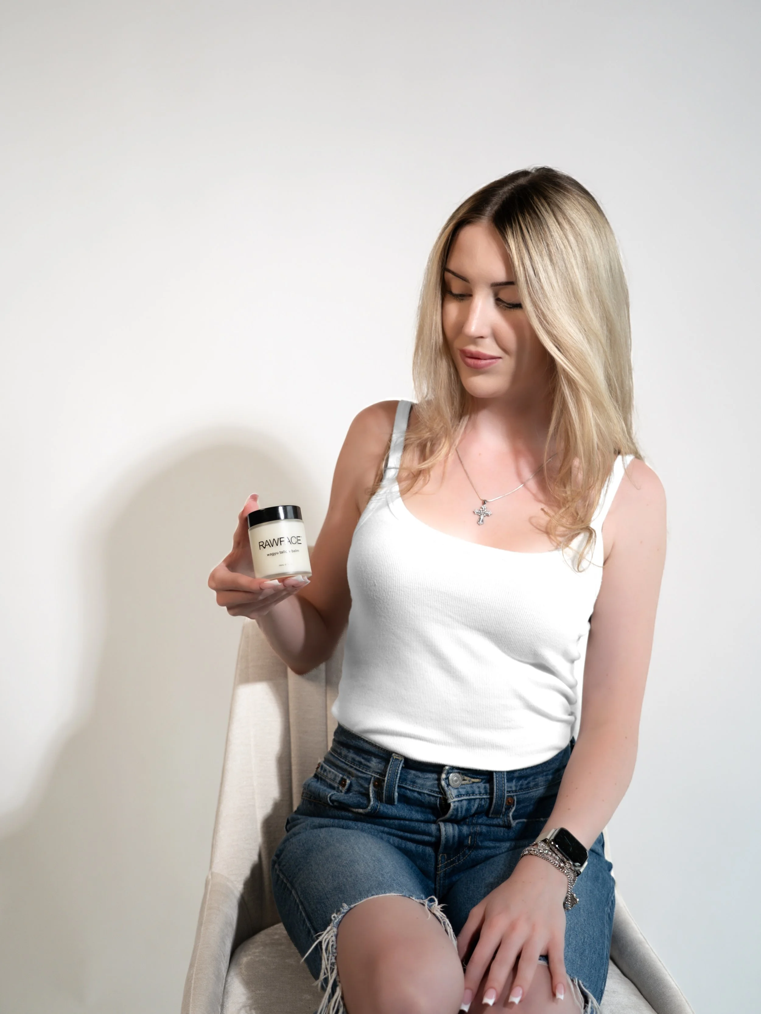 Born in Canada. Built for every season.

RAWFACE blends Alberta Wagyu tallow with Okanagan beeswax to create a balm that adapts
to your climate.

Shop the drop

#beauty #skincare #routine