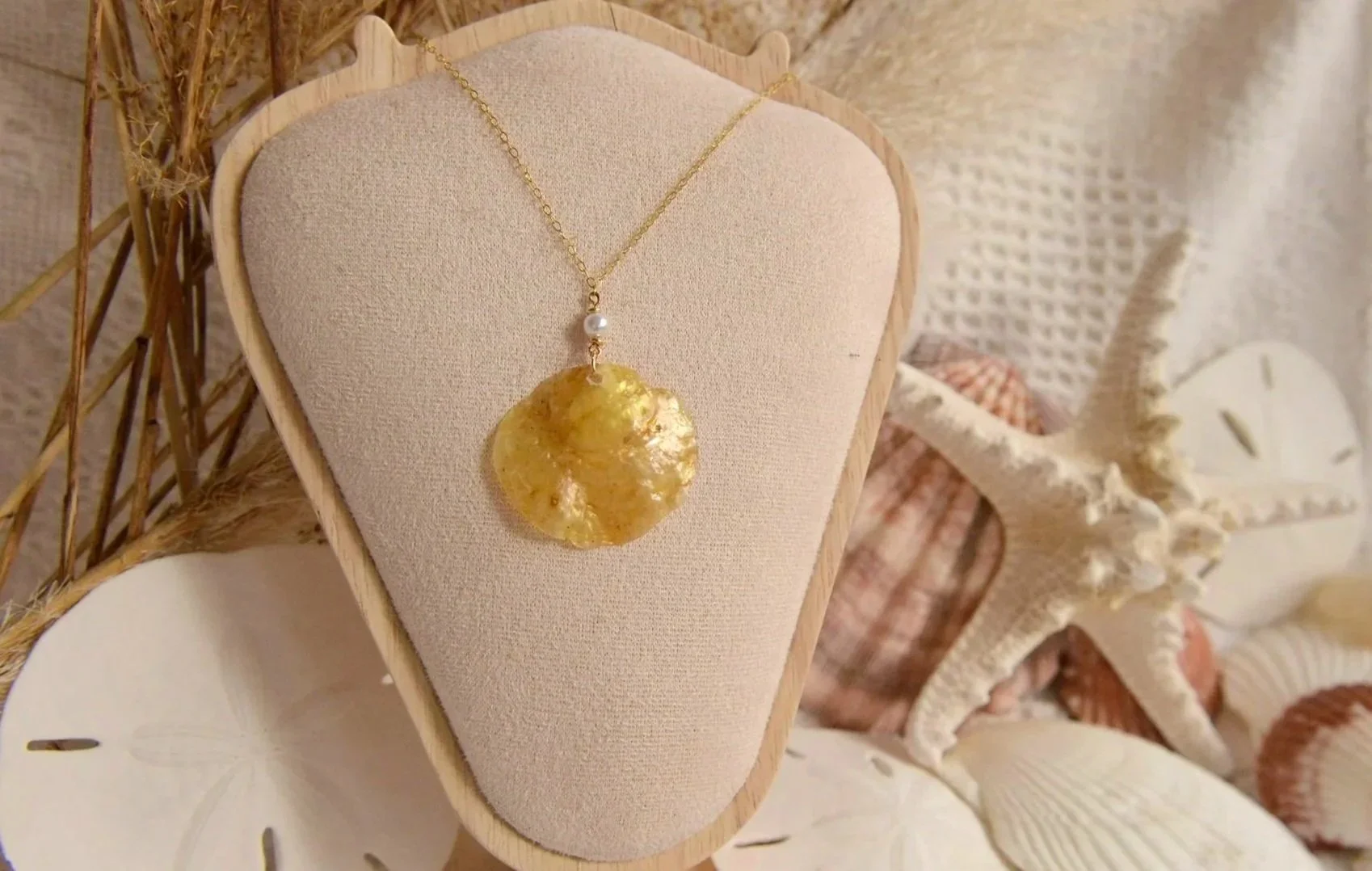 Classic Jingle Shell Necklace