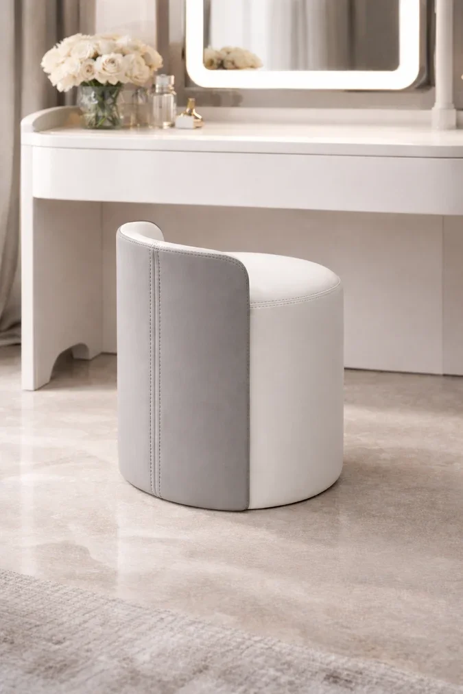glamour stool .webp