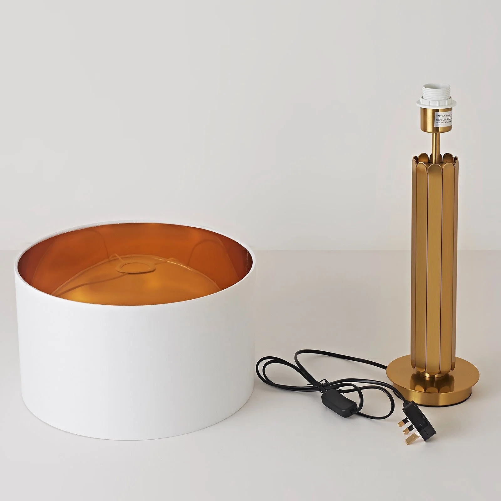 T209026 Lamp  1.jpg