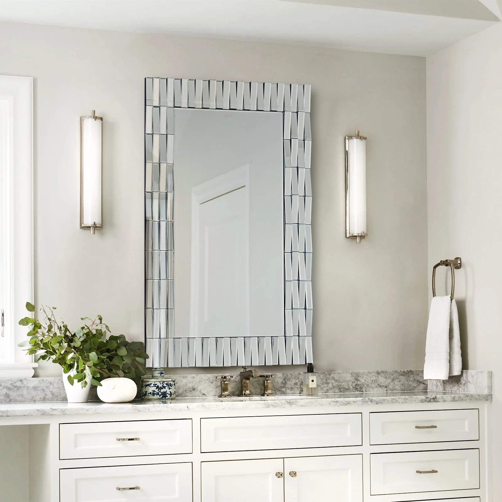 Darcey Mirror