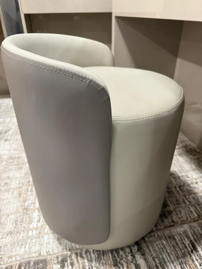 stool.webp