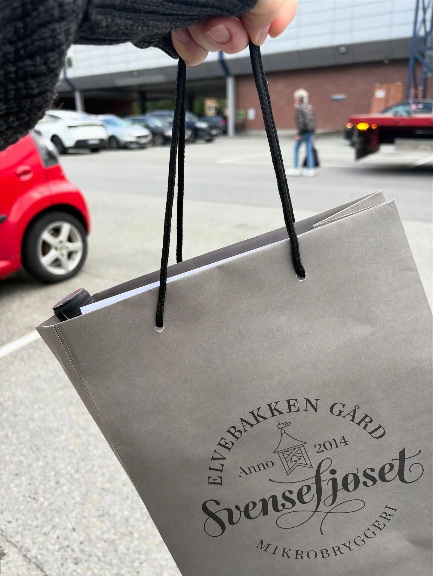 Konkurranse - dag 2!

Jeg har gjemt en pose med en gratis billett til arrangementet v&aring;res fredag 26 september &laquo;F&aring;rik&aring;lens festkveld&raquo;🍁

Posen er gjemt i Lier.
N&aring;r posen er funnet kan det deles et bilde i kommentarf