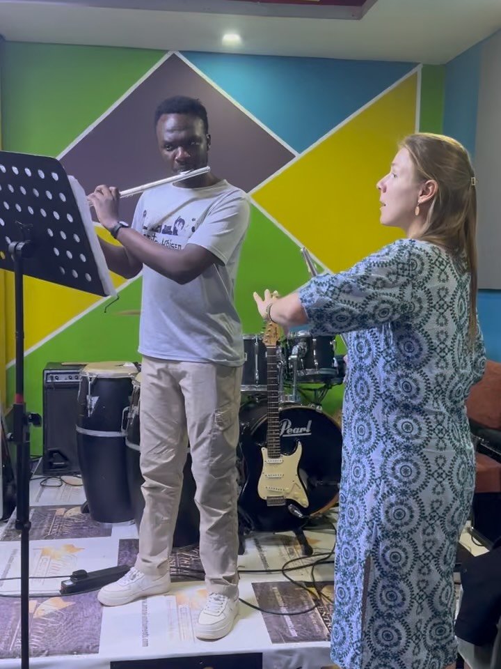 It&rsquo;s Music Mondays at GIM! Here&rsquo;s a quick peek at a coaching session with Global Impact Musician @wiltononflute and co-founder @taya_koenig_tarasevich. A very productive session working on phrasing, tone, and clarity! 🎶

#flutelessons #f