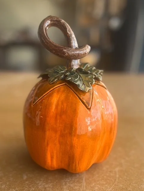 The Pumpkin Keeper – Handcrafted Ceramic Pumpkin Box