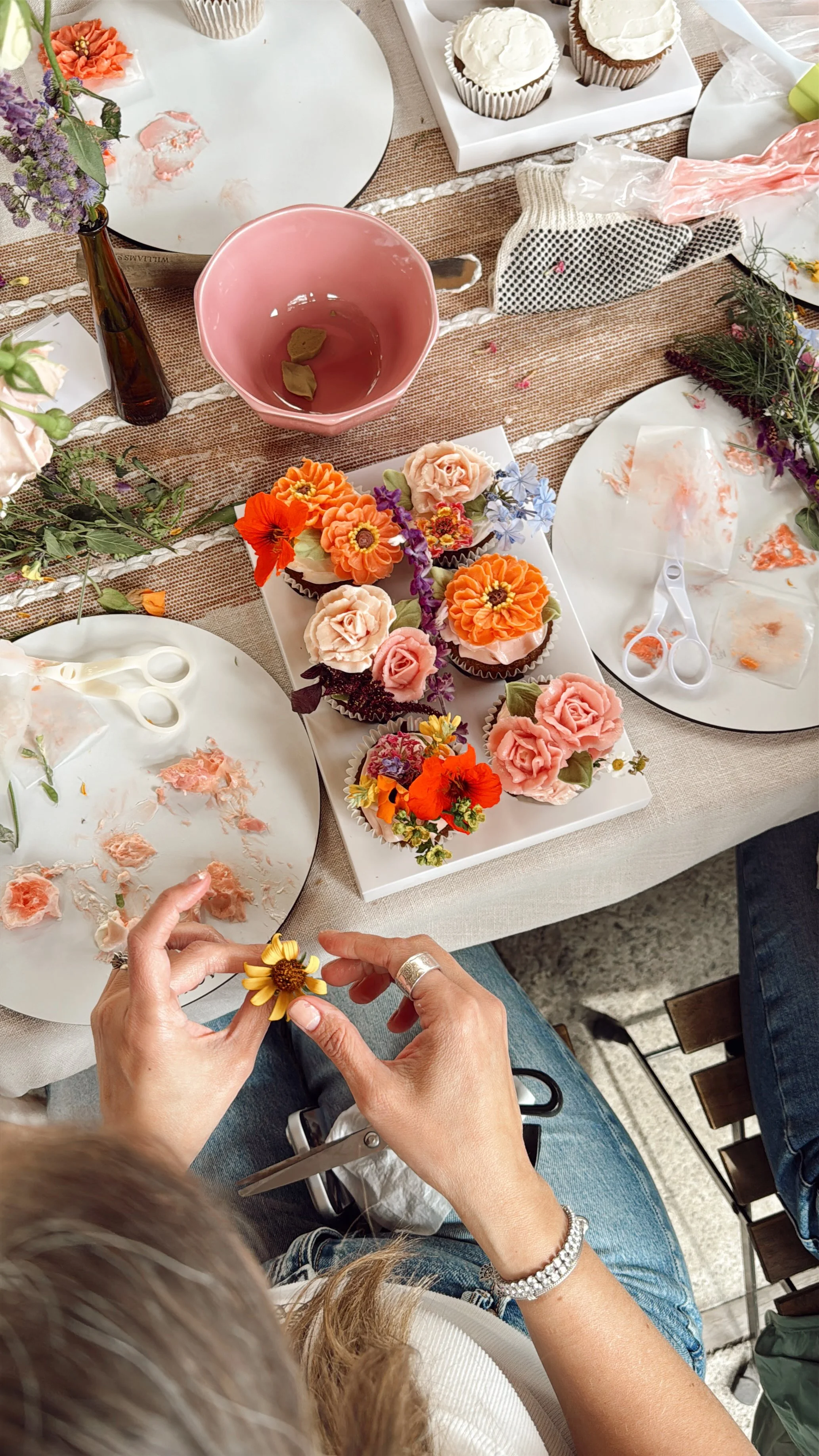 Taller "Entre Flores" de Cupcakes Florales en EL TERRENO