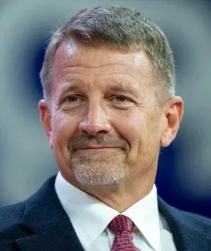 Commanding the Room: How Erik Prince is a Masterclass in in Cool Conviction