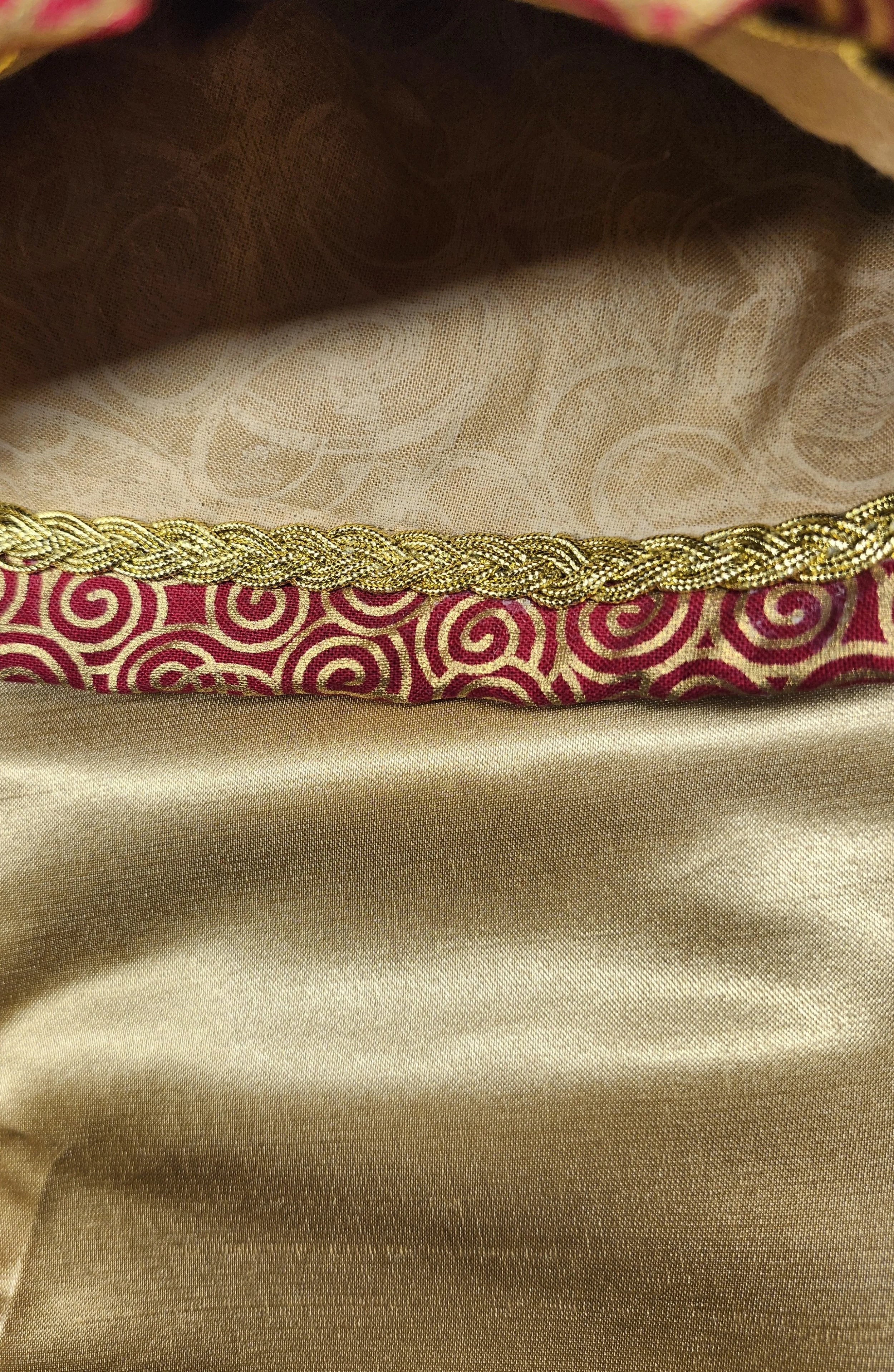 stocking - red&gold swirl interior.jpg