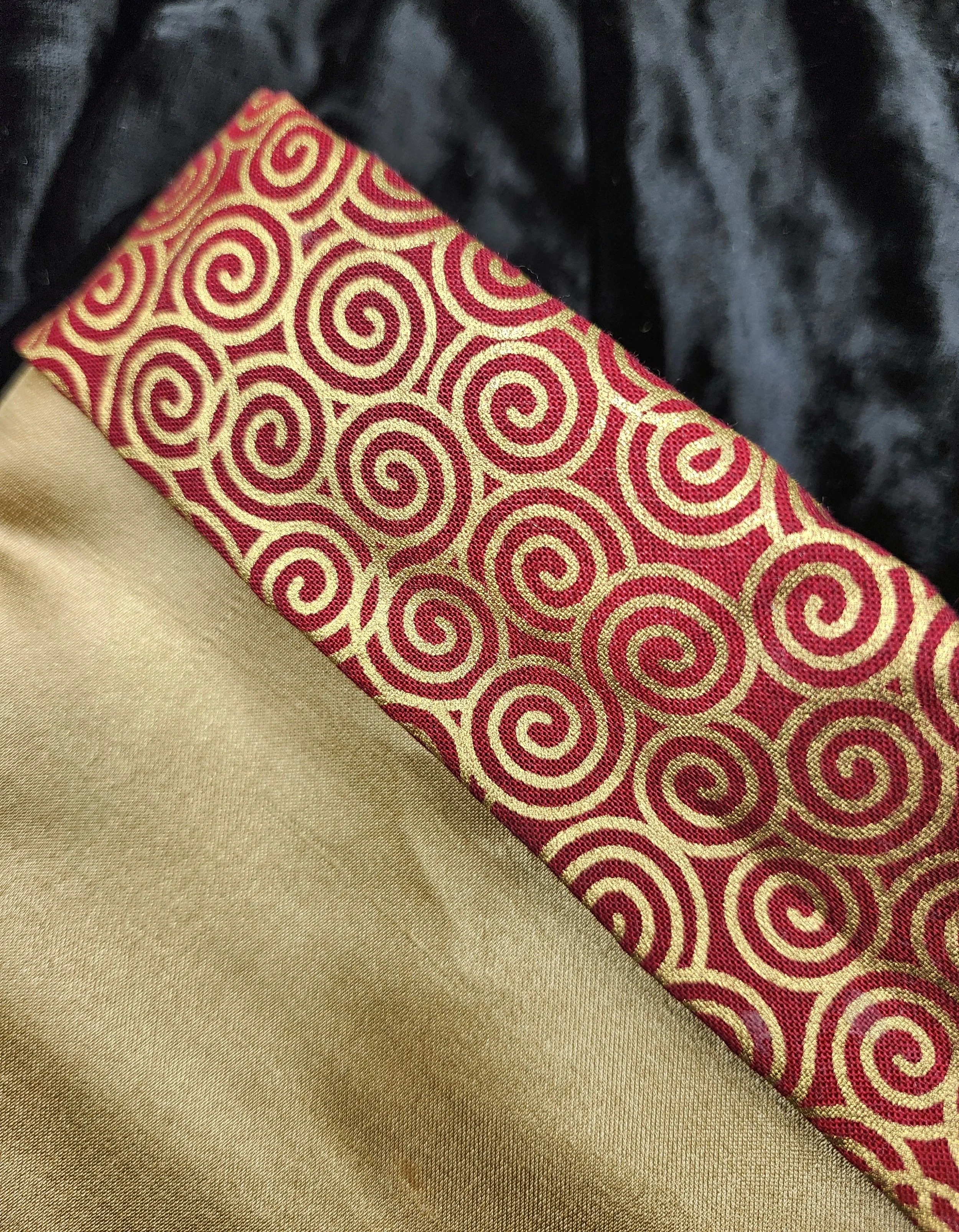 stocking - red&gold swirl closeup3.jpg