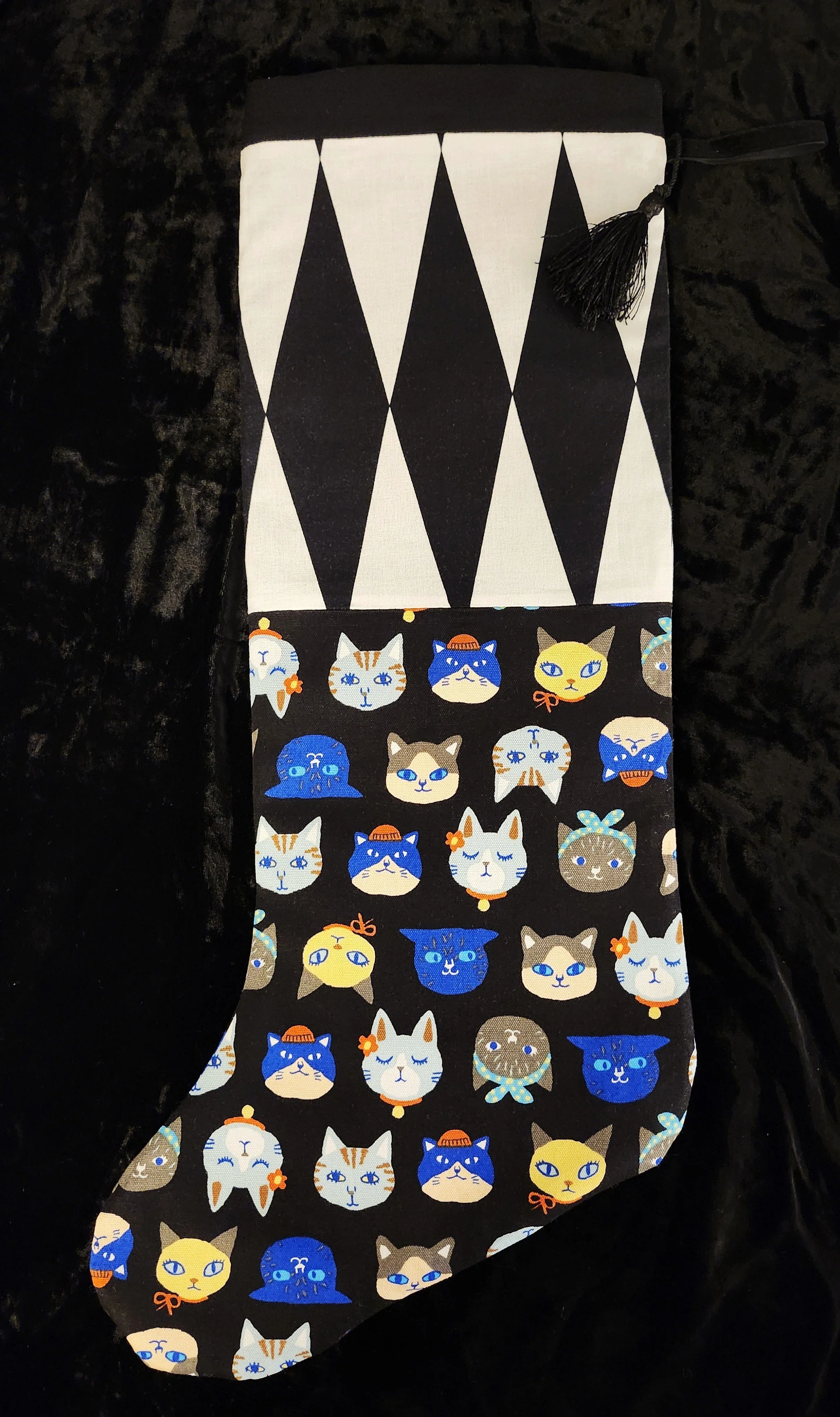 stocking - cats b&w1.jpg