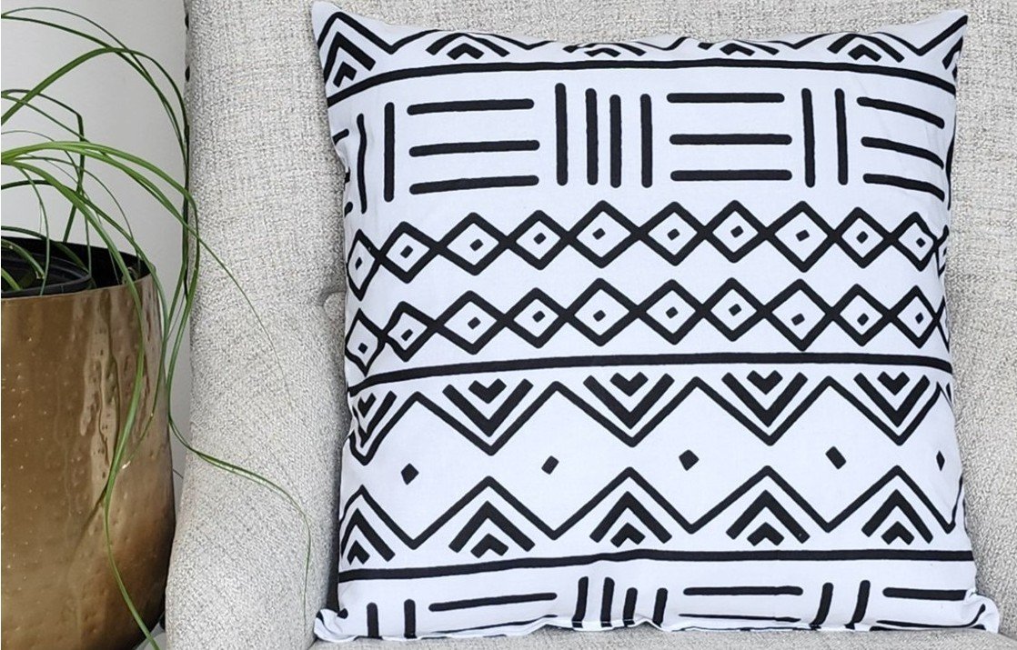 B&W pillow - full.jpg