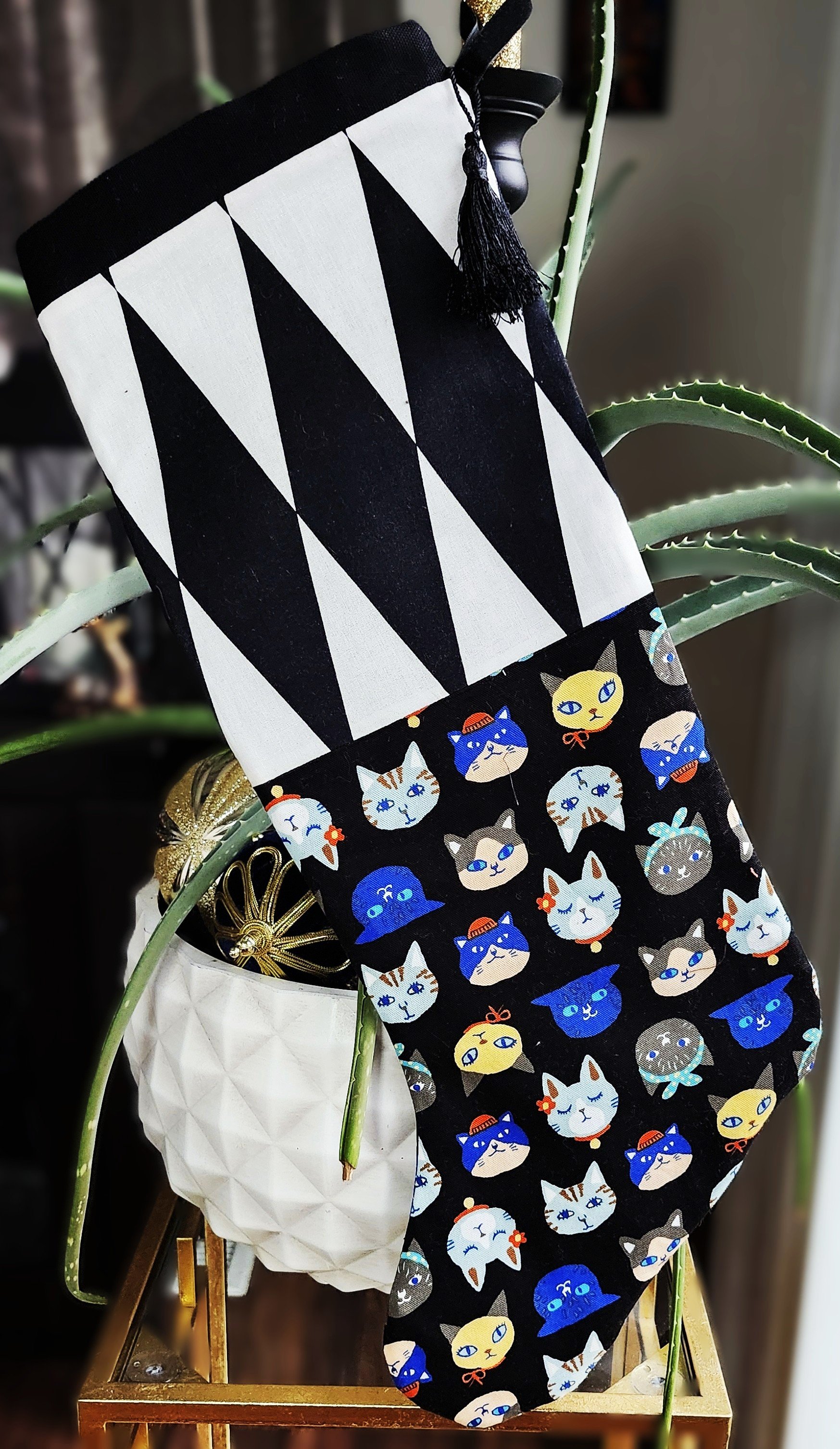 stocking - Brown cats2.jpg