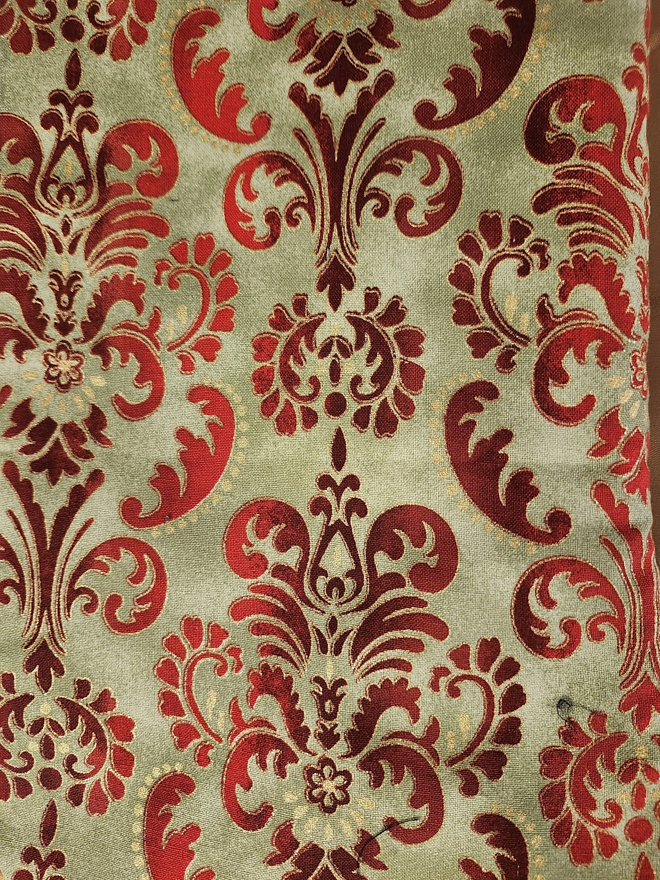 stocking - red&green filigree closeup natural.jpg