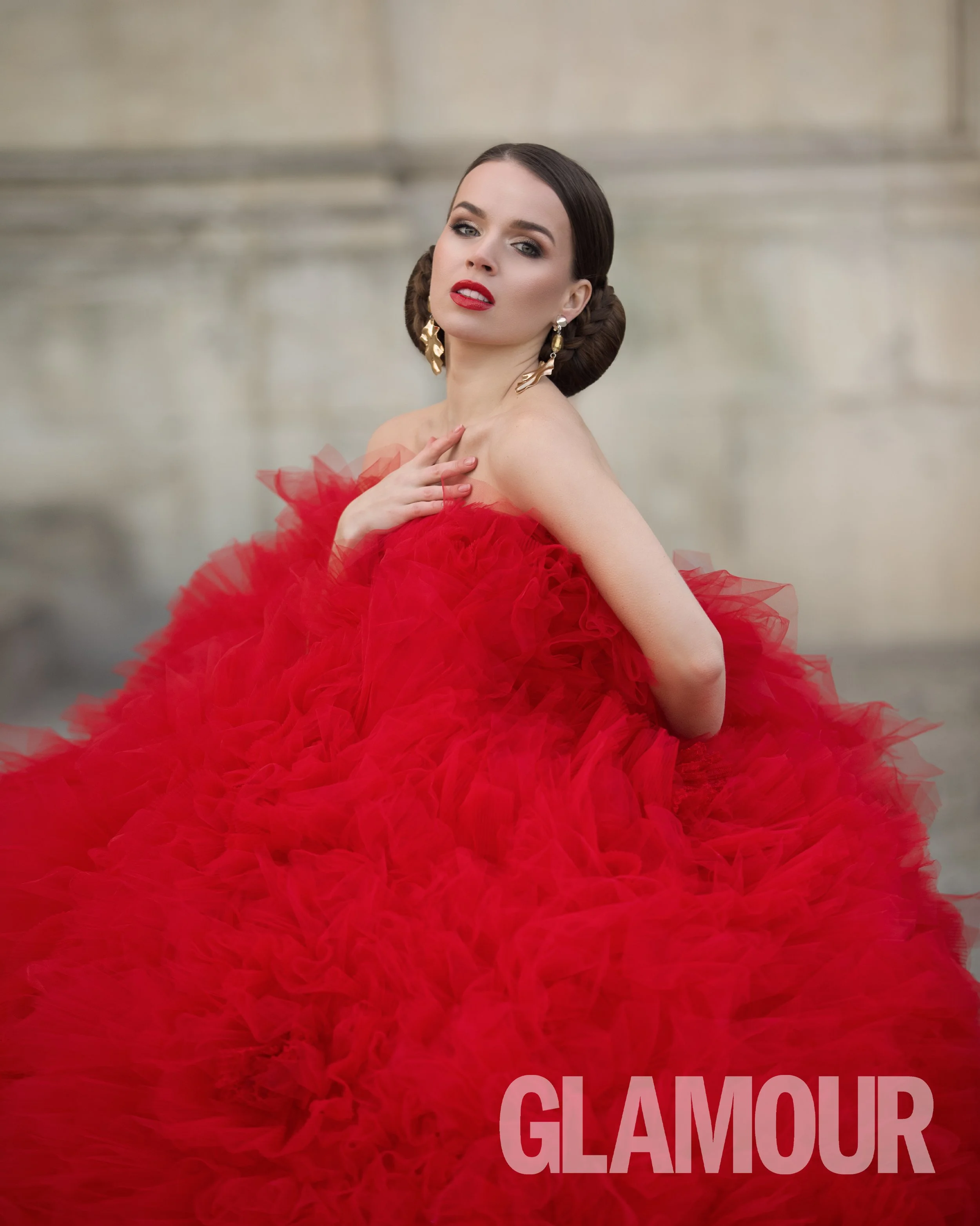 glamour-bulgaria-hairstyling-jennifer-fretz-königsplatz-münchen-reddress-big-dress.jpg