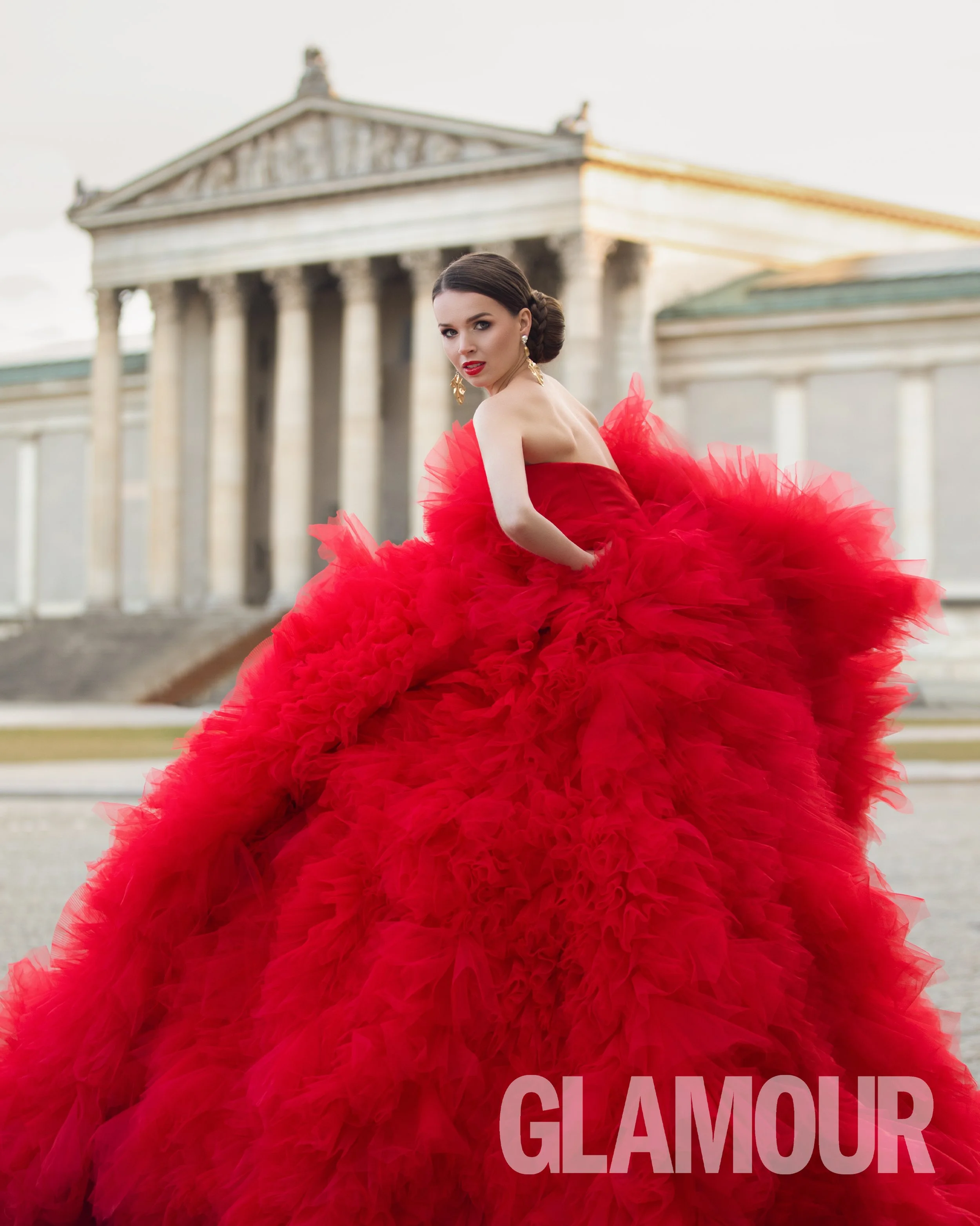 glamour-bulgaria-big-hair-munich-königsplatz-jennifer-fretz.jpg
