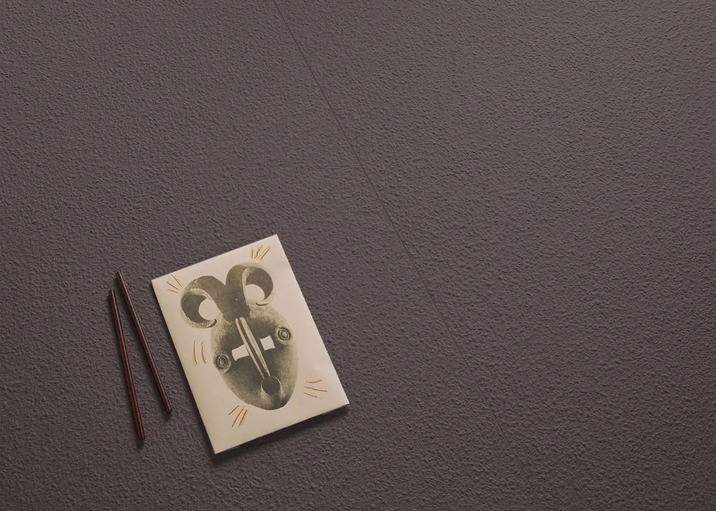 Nok Grains Ebony porcelain wall tile with textured linear relief and deep charcoal tones