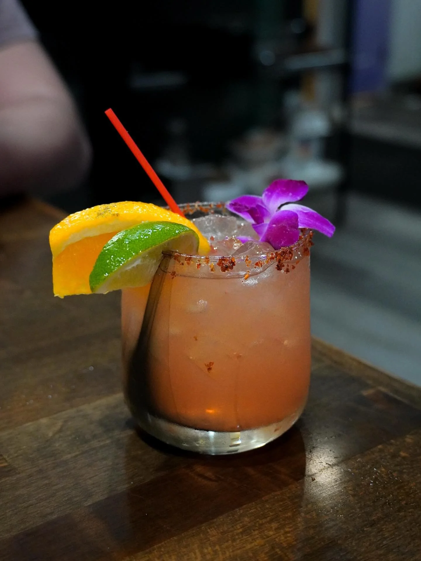 🚨 PSA:  Monday-Friday HAPPY HOUR 4-6PM at El Sol GL! 🍹🥂🍾 #happyhour #elsolgl