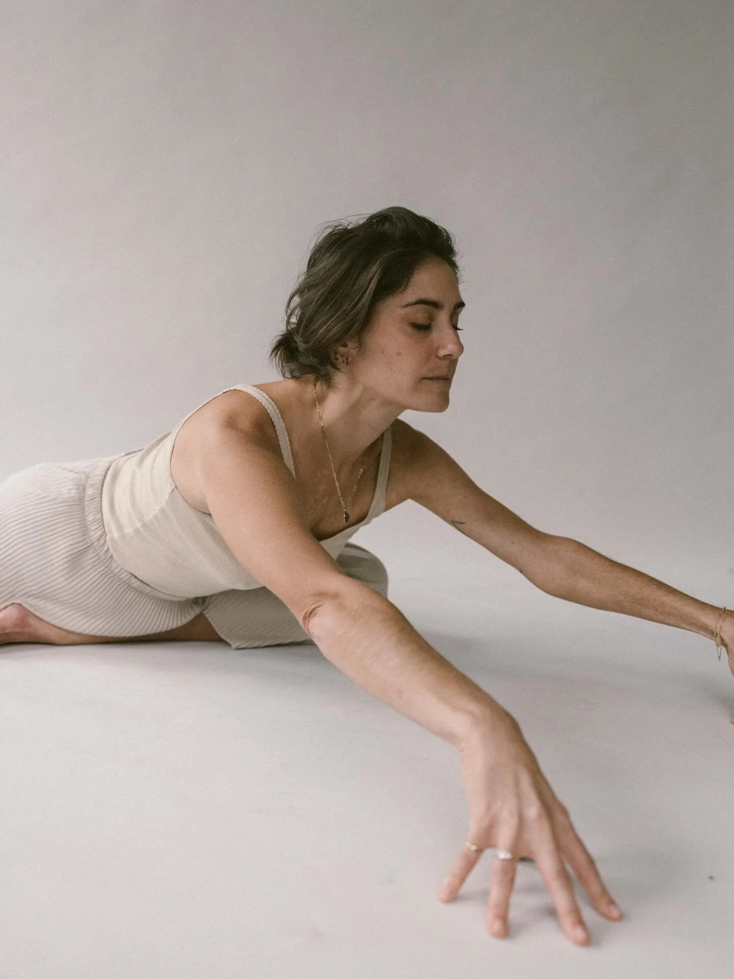 Alex&rsquo;s Yoga Express class is all about maximizing the time. It&rsquo;s a spicy class with nuanced monthly themes that will make you feel so 👏damn👏good👏. Fridays 9-9.30 PT / 12-12.30 ET