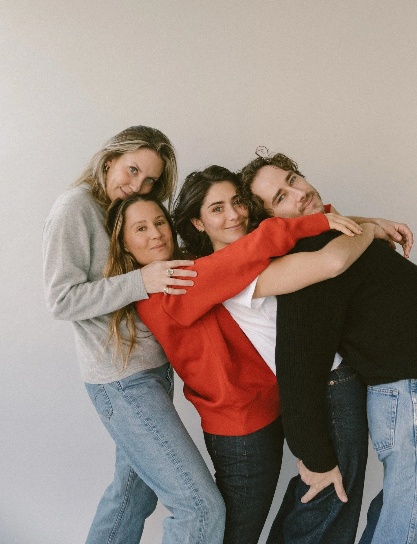 We're going on tour this Summer!  We're popping up in Nantucket @supta.yoga, Newport, RI @mend_yoga and we're finishing it off with a 4th of July morning class at the stunning @channingdaughters winery in the Hampton's!  Co-taught classes, gift bags,