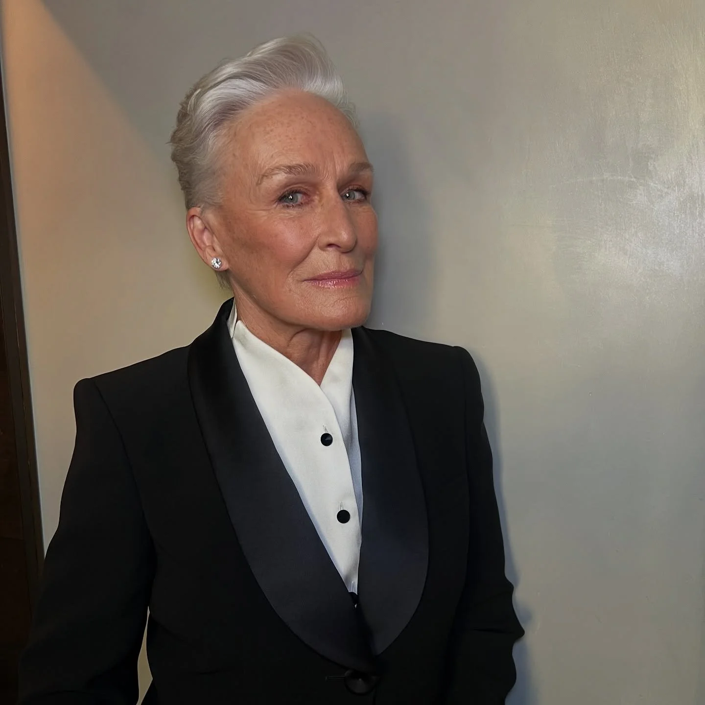 In Milano for this gorgeous woman 👆🏼 
@glennclose for the very special 50th anniversary of @giorgioarmani 
Makeup by me 
Hair by @robertvetica 
#glennclose #armanibeauty #giorgioarmani #mfw #milano