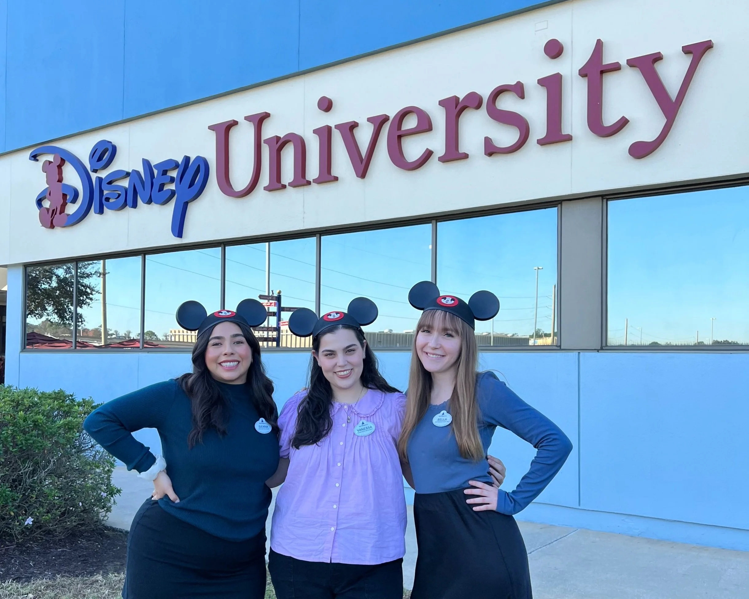 Walt Disney Company Internship (Orlando, Florida) — Completed advanced coursework in brand design, visual storytelling, and marketing, learning directly from industry professionals.