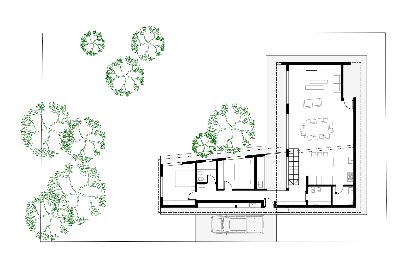 Plano de una casa con árboles en el exterior, sala, comedor, cocina, habitaciones y baños en el interior, además de un automóvil estacionado delante.