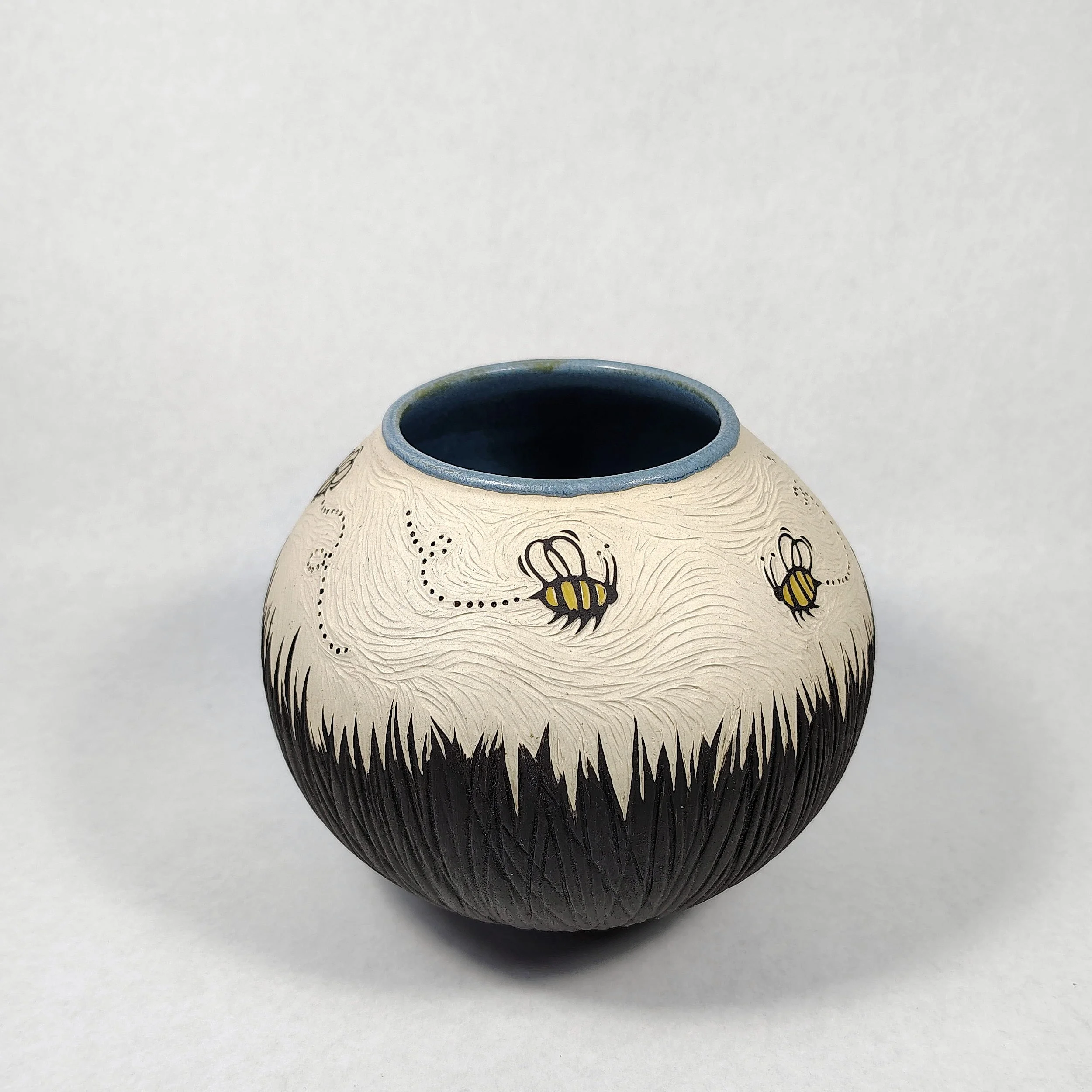 BE15-0058_BeeMeadowMoonJar_11_v1.jpg