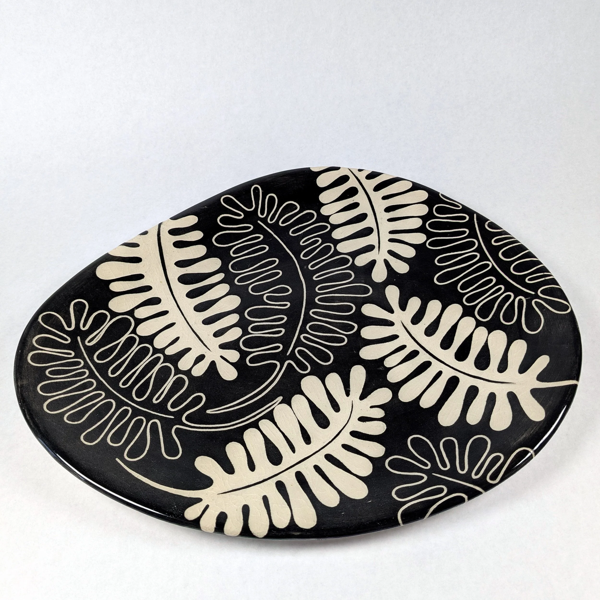 Platter, Tropical Leaf, Black & White