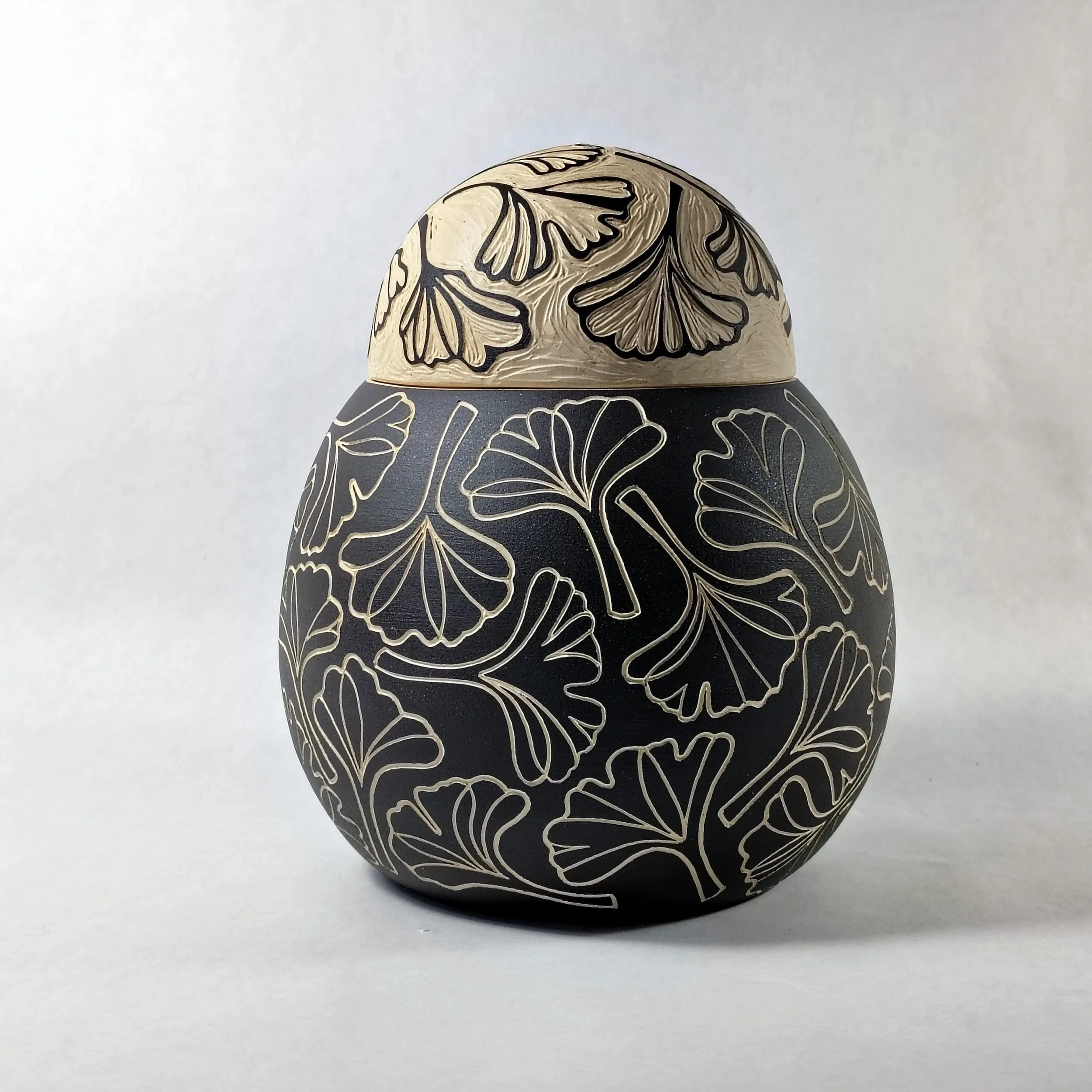 Jar, Ginkgo Leaf, Black & White, Round