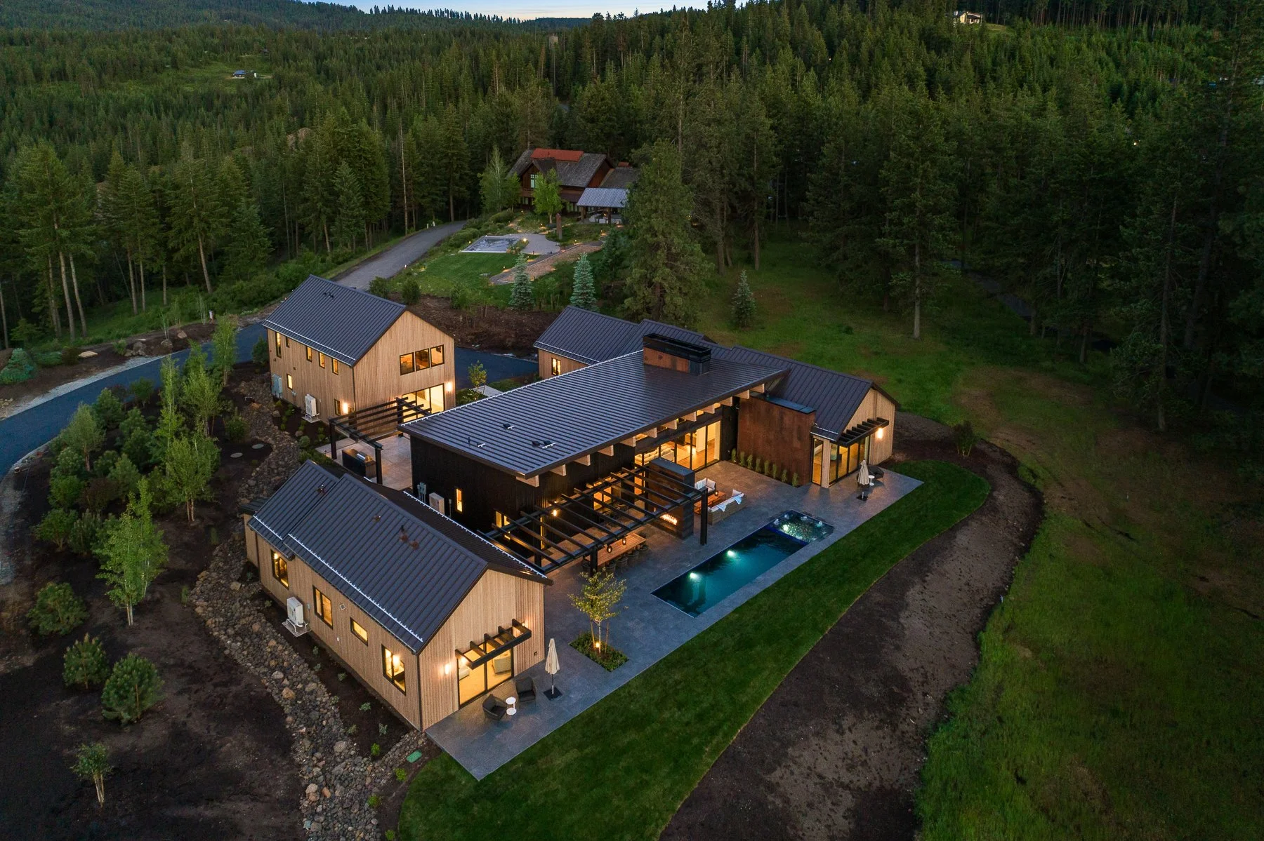 Aerial_Estate226_Twilight- back.jpg