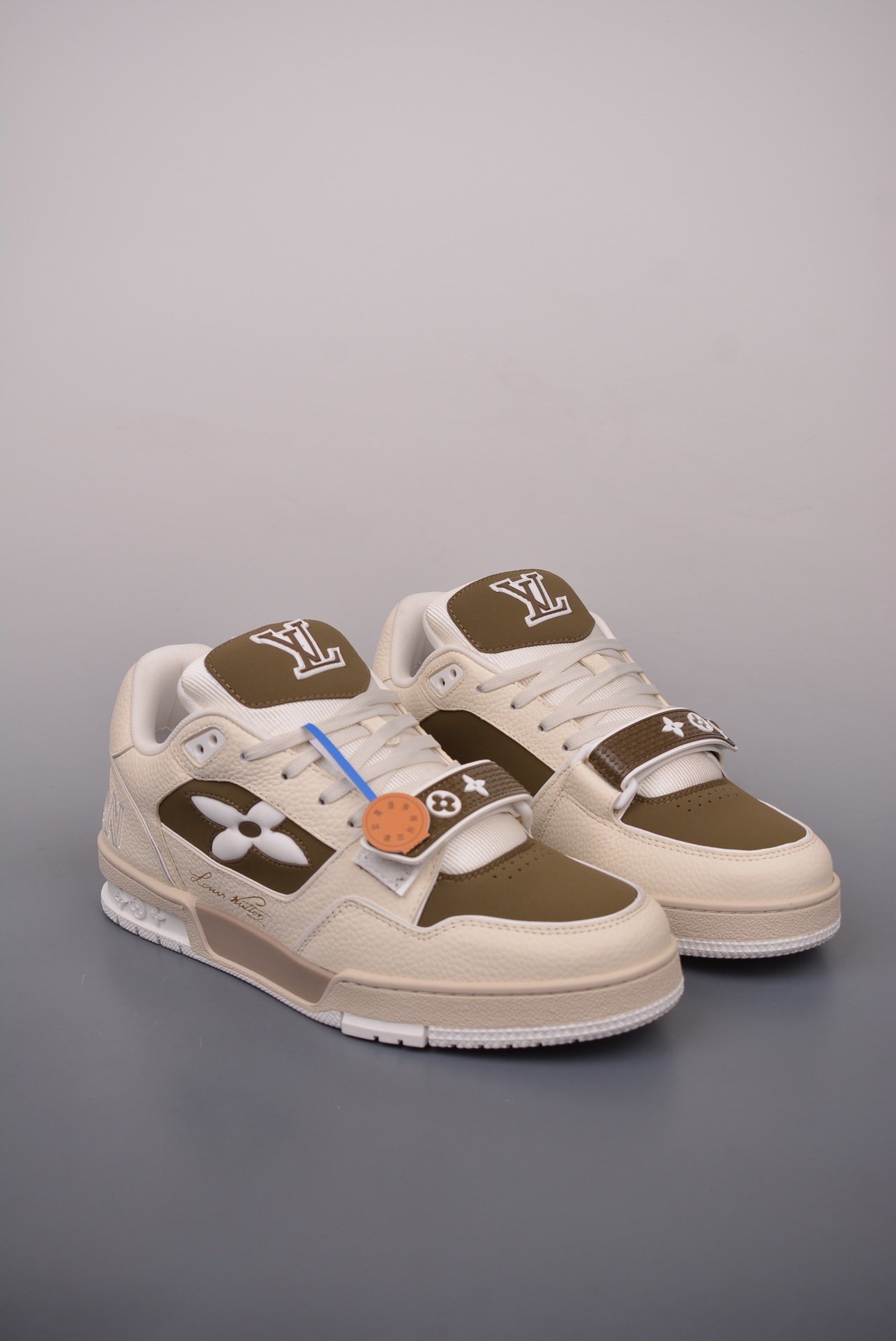 Lv Trainer Sneaker