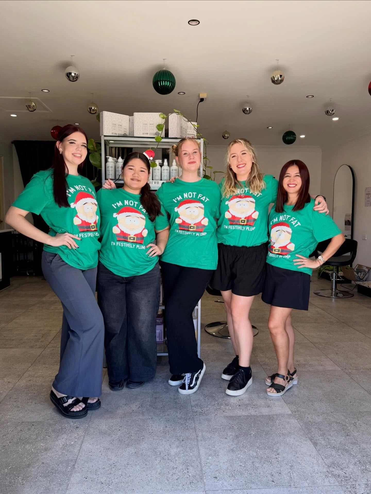 We didn&rsquo;t just match&hellip; we sleighed 🌟🎄
#christmas #sleighed #lupehairstylist #fyp #teamgoals