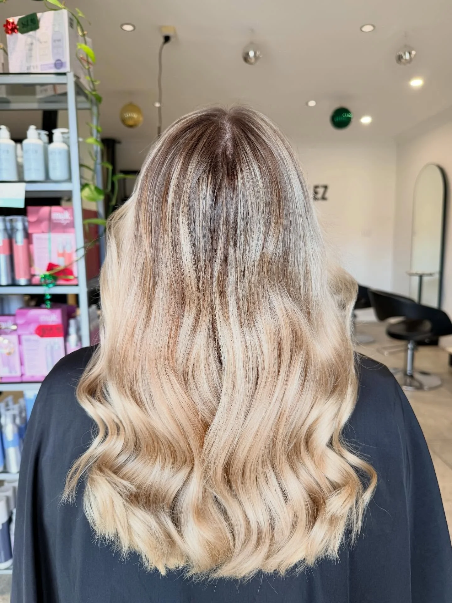 Blonde refresh for our girl Jade 🤭🤍🌟
#blonde #lupehairstylist #hairgoals #fyp #love