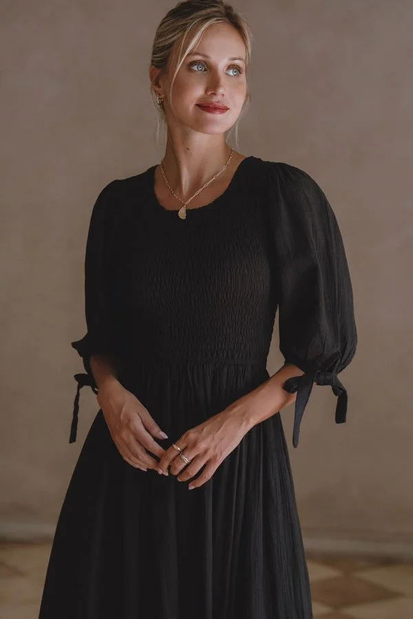 Freya_Dress_Black_Front_Close_Up.jpg