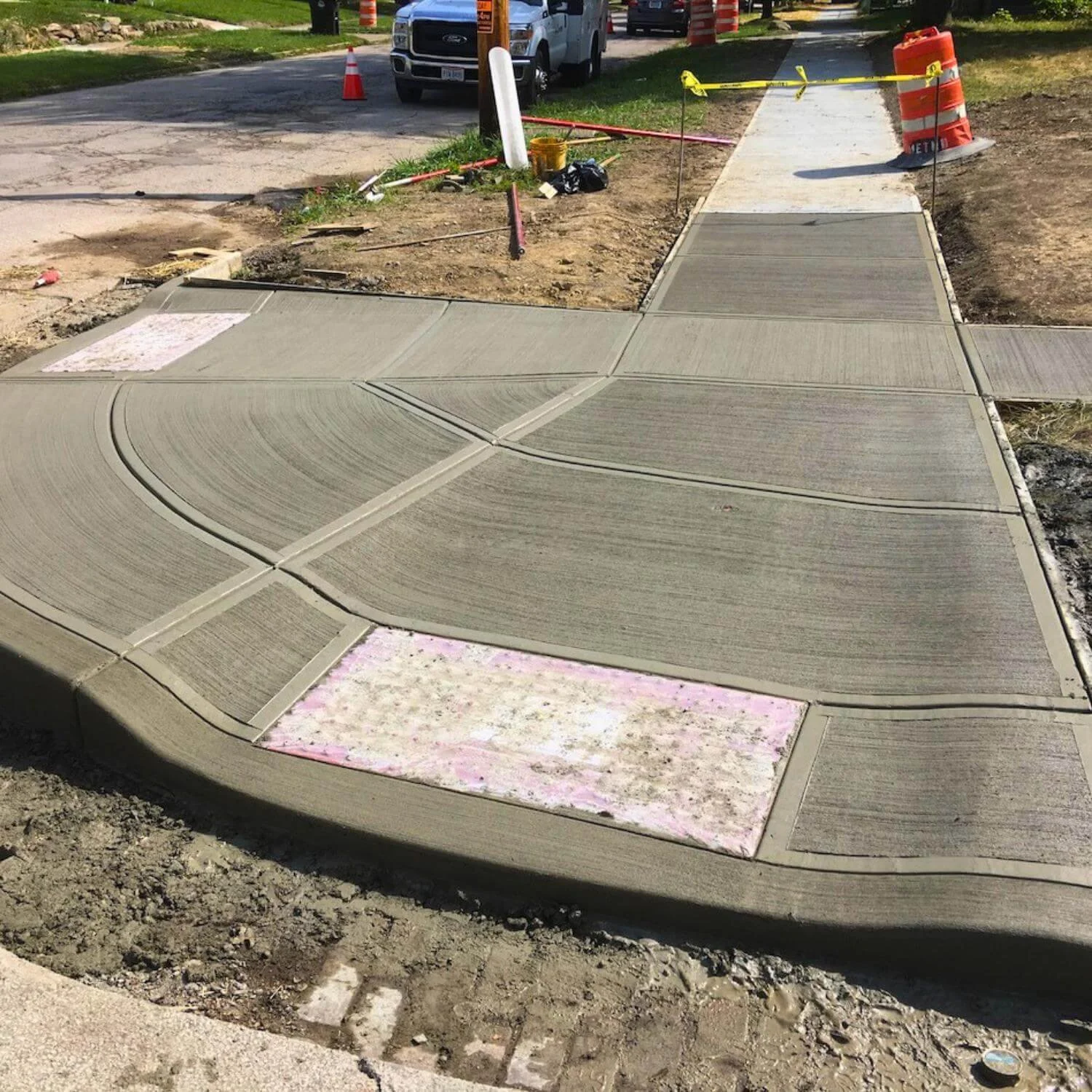 Homepage_concrete_curb_northeast_ohio_concrete_contractor_NXTLEVEL.jpg