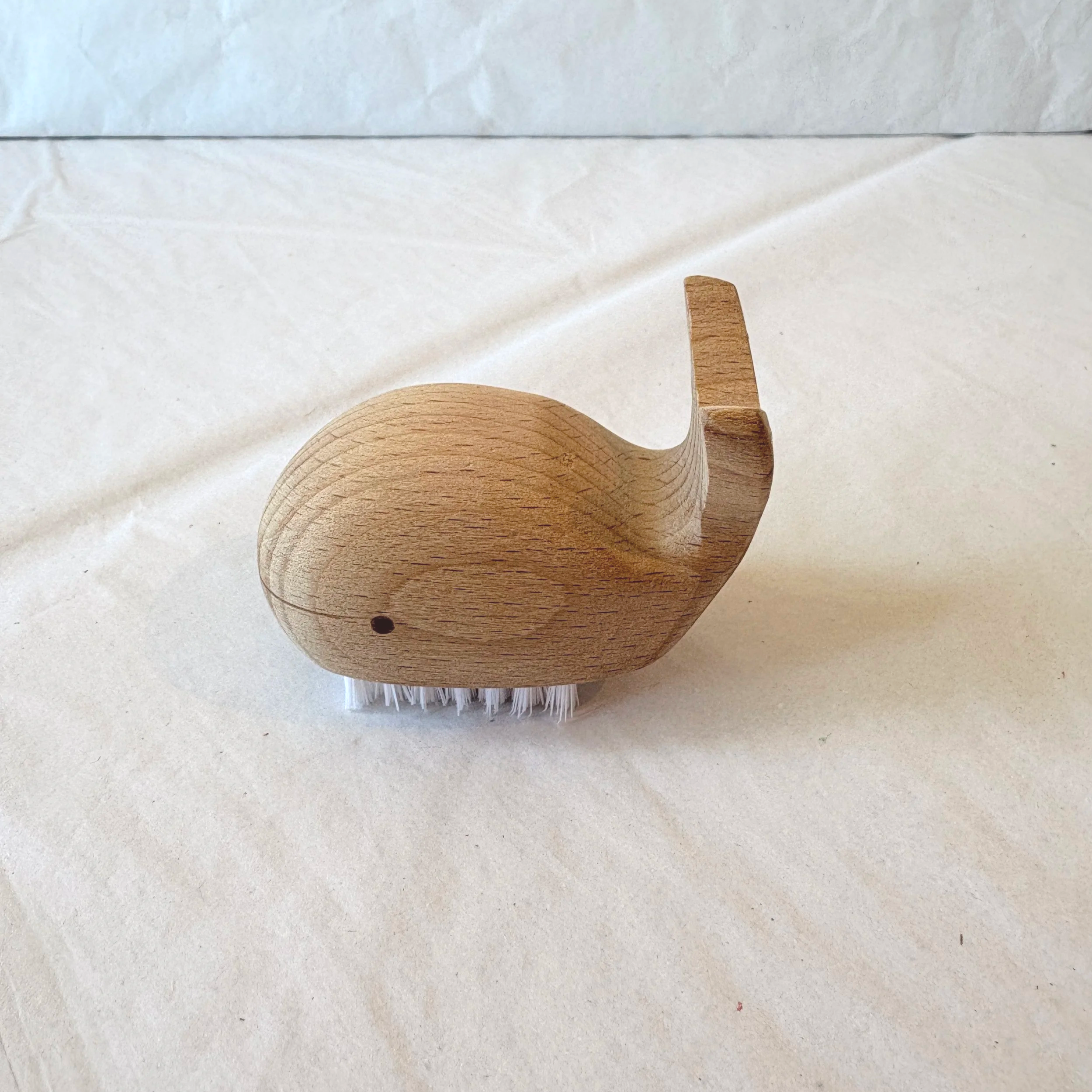 Wood+Whale+Nail+Brush+3.png